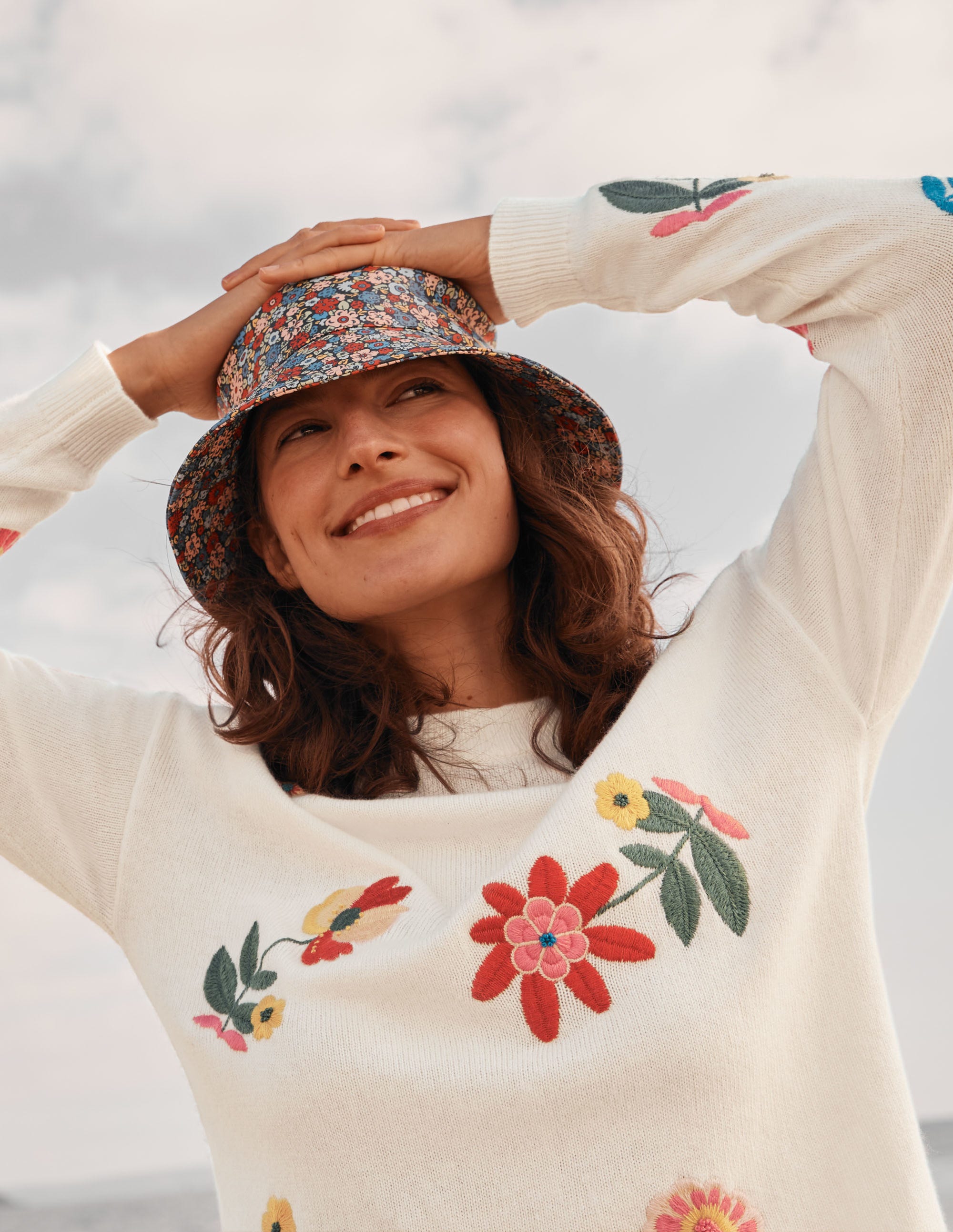 Relaxed Embroidered Jumper-Ivory - Image 7