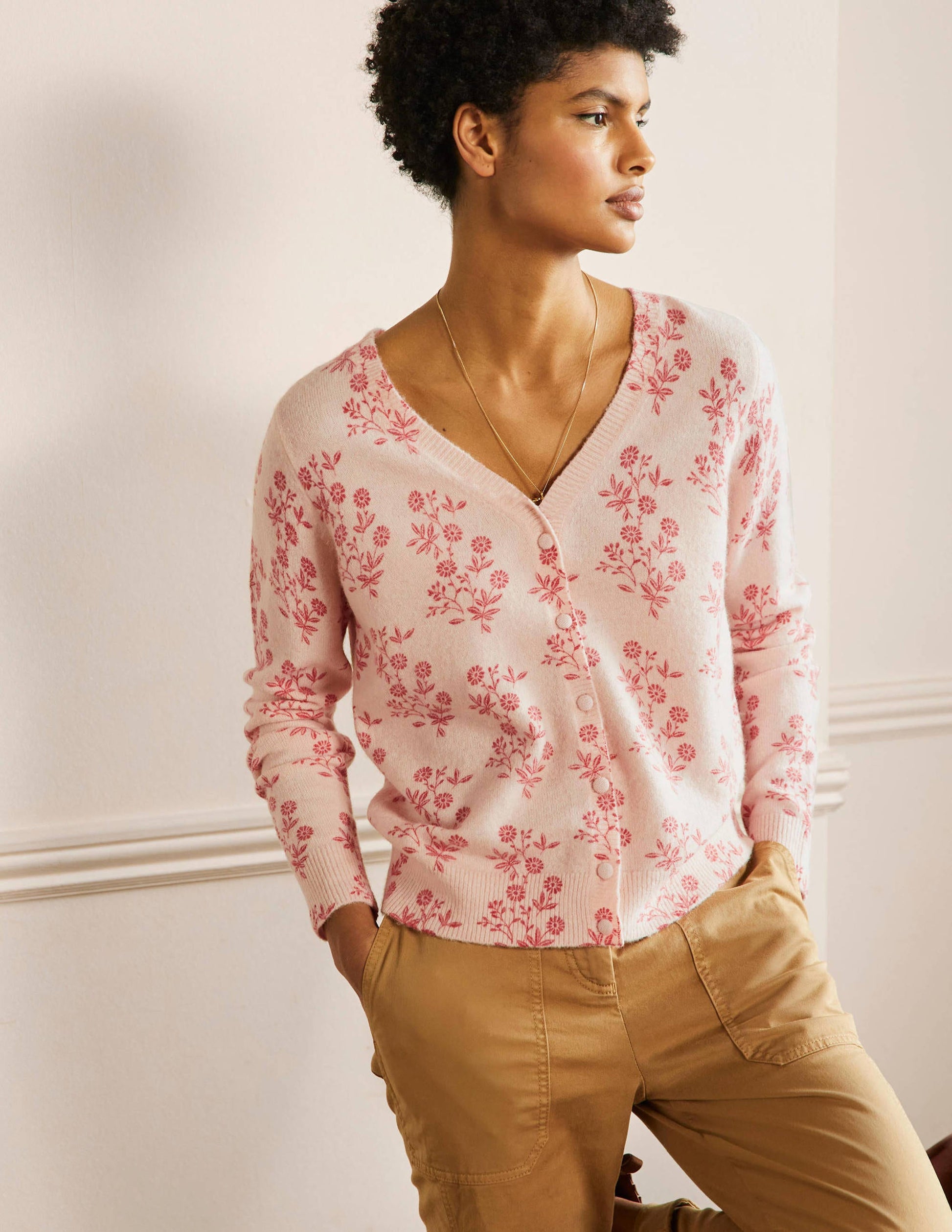 Anita Printed Fluffy Cardigan-Milkshake, Leafy Cluster-4
