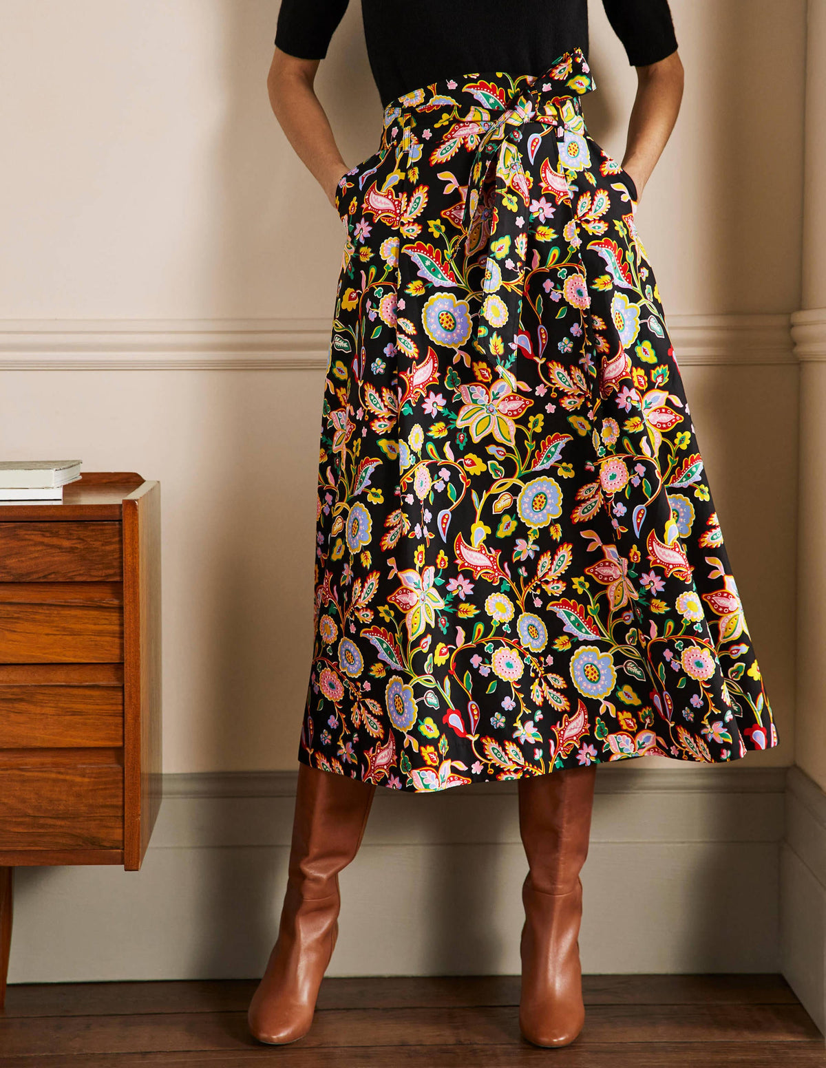 Round Waistband Full Skirt-Black, Opulent Paradise - Image 4