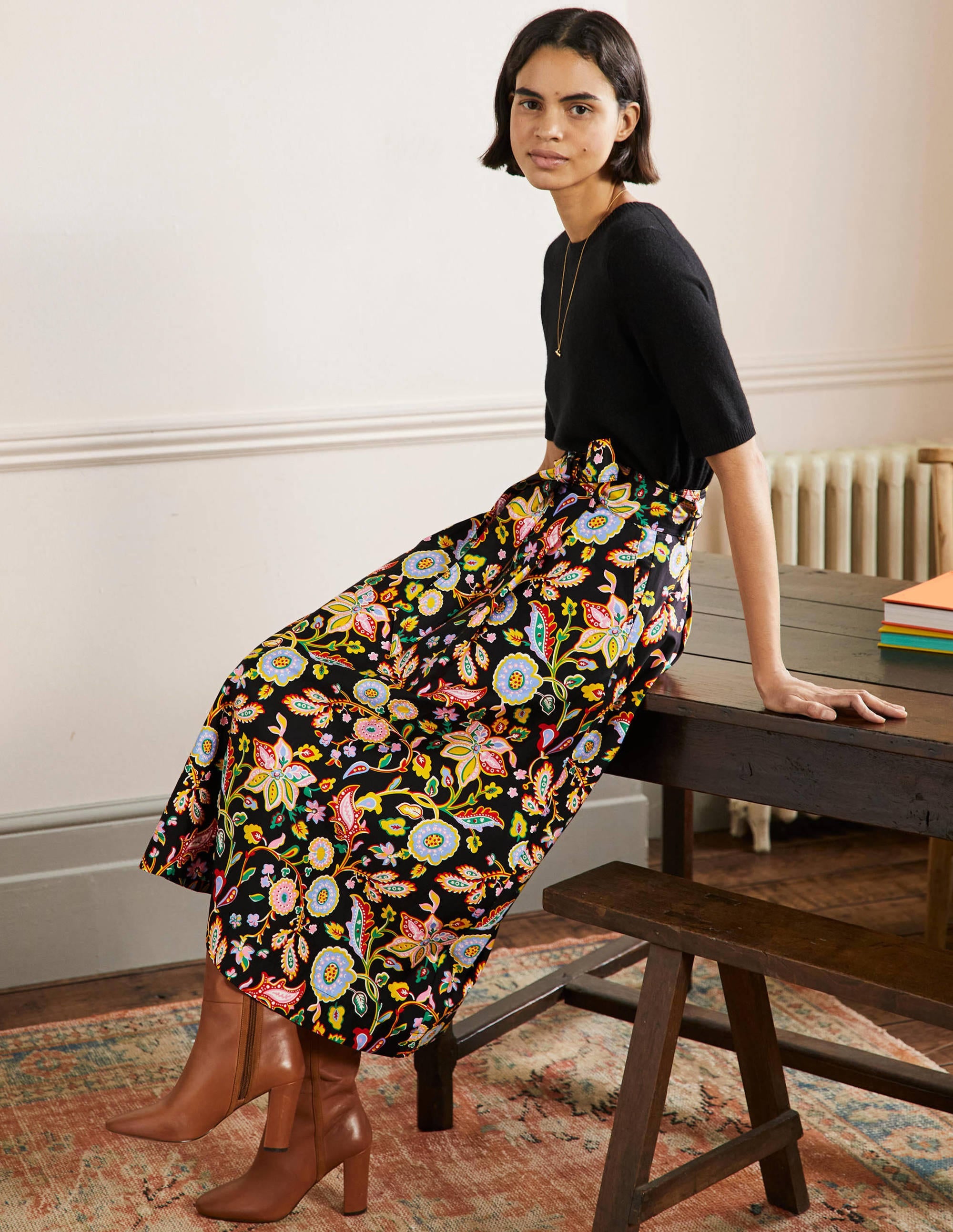 Round Waistband Full Skirt-Black, Opulent Paradise - Image 5