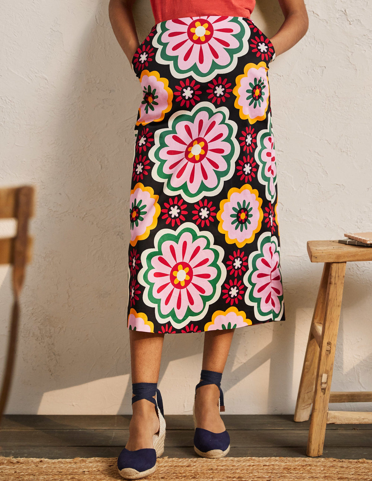 Printed A-line Midi Skirt-Black, Opulent Daisy - Image 4