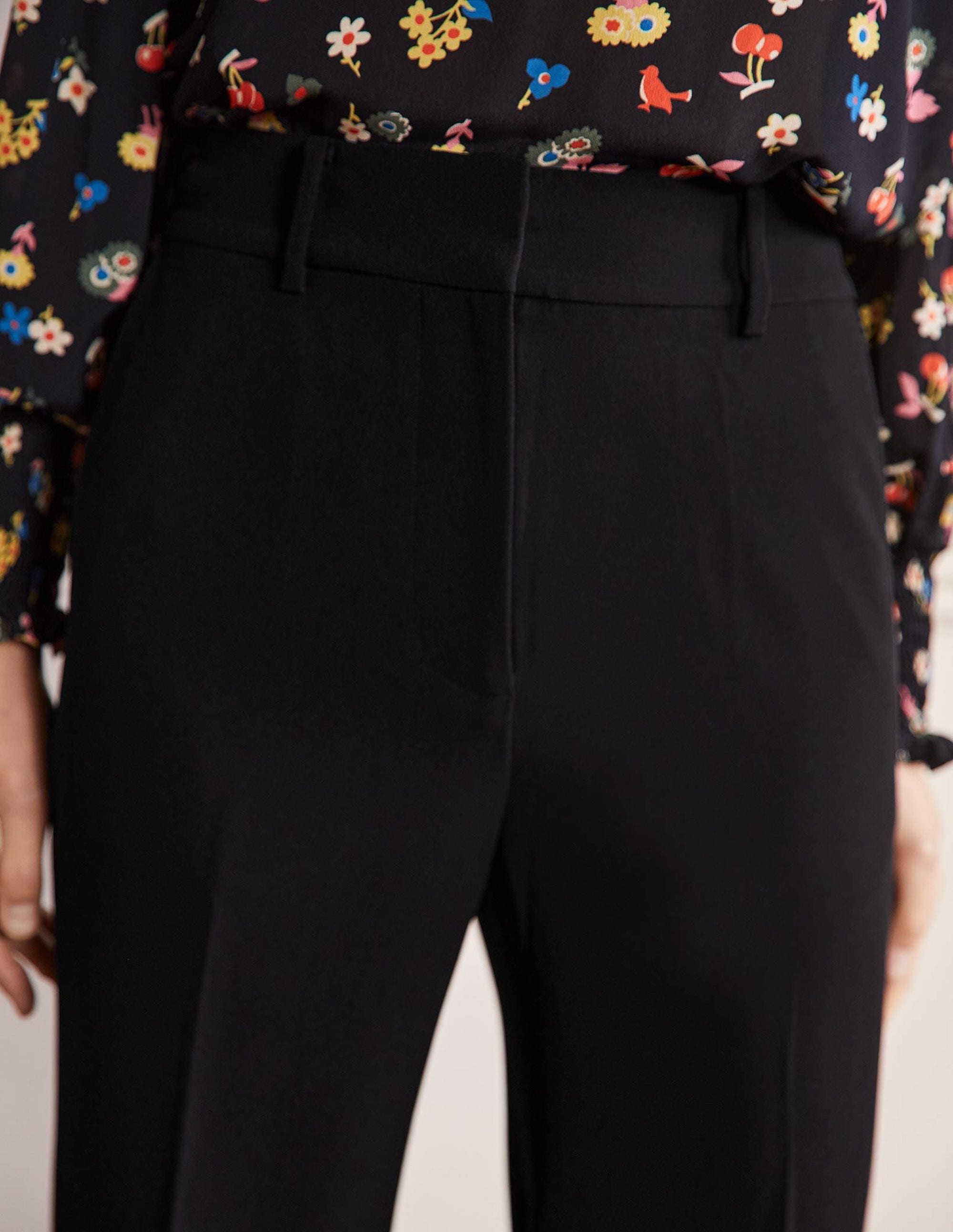 Relaxed Bootcut Trouser-Black - Image 2