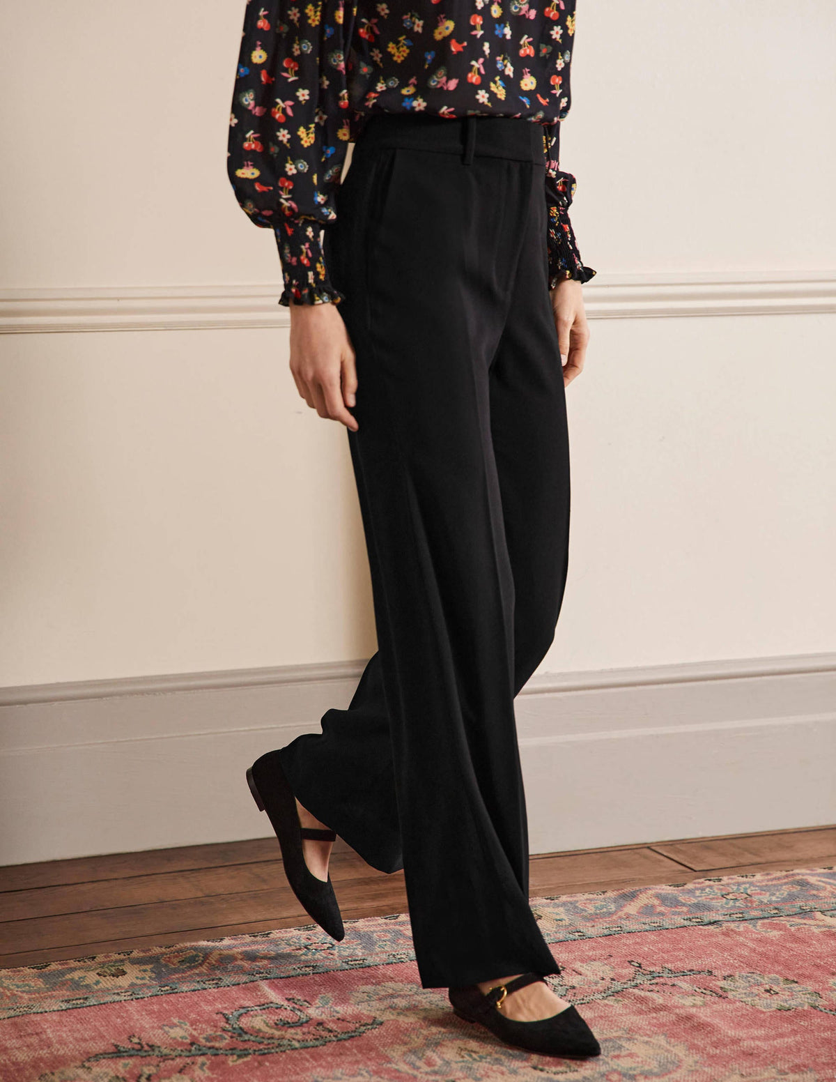 Relaxed Bootcut Trouser-Black - Image 4