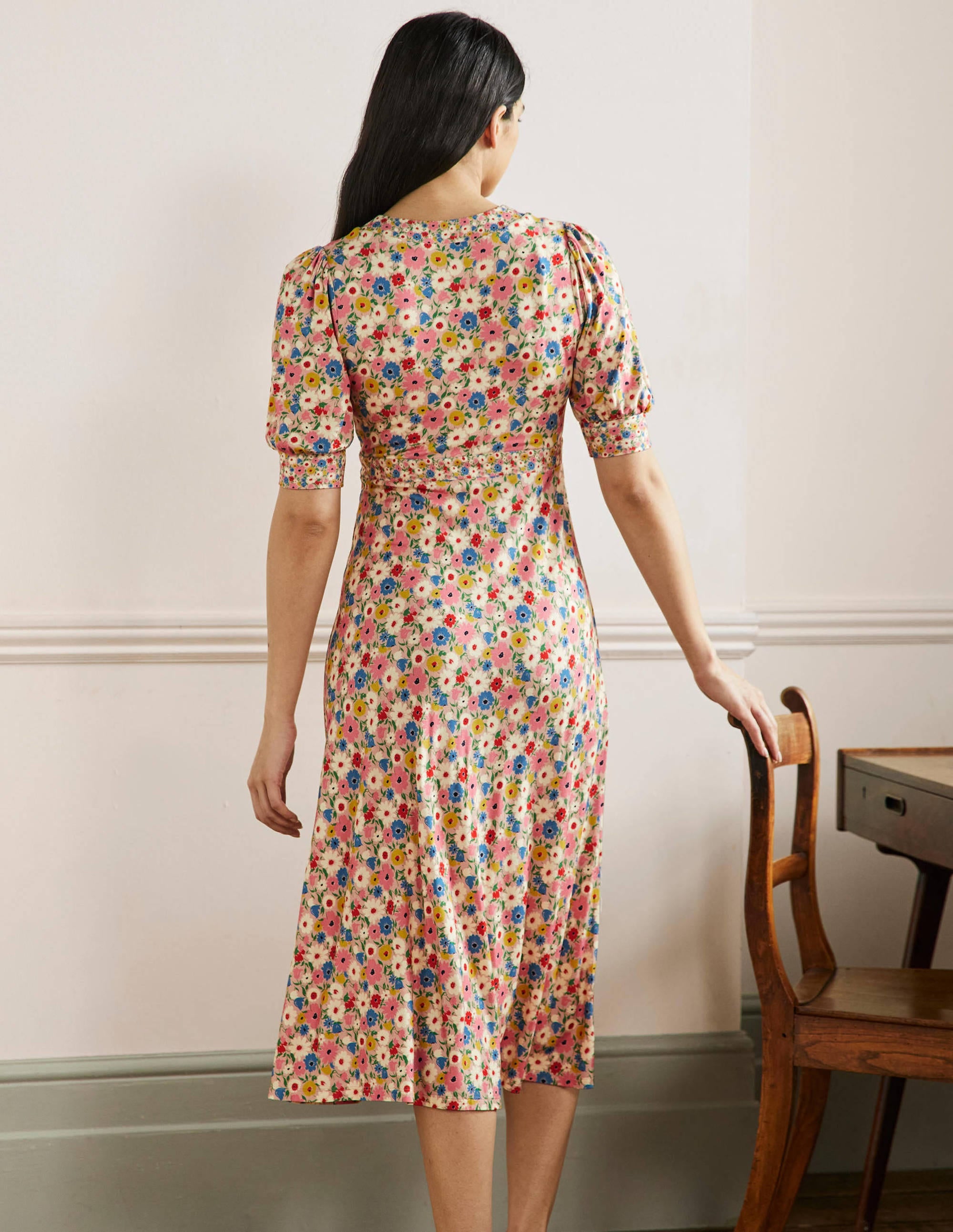 Eva Jersey Midi Dress-Milkshake Elegant Bloom - Image 3