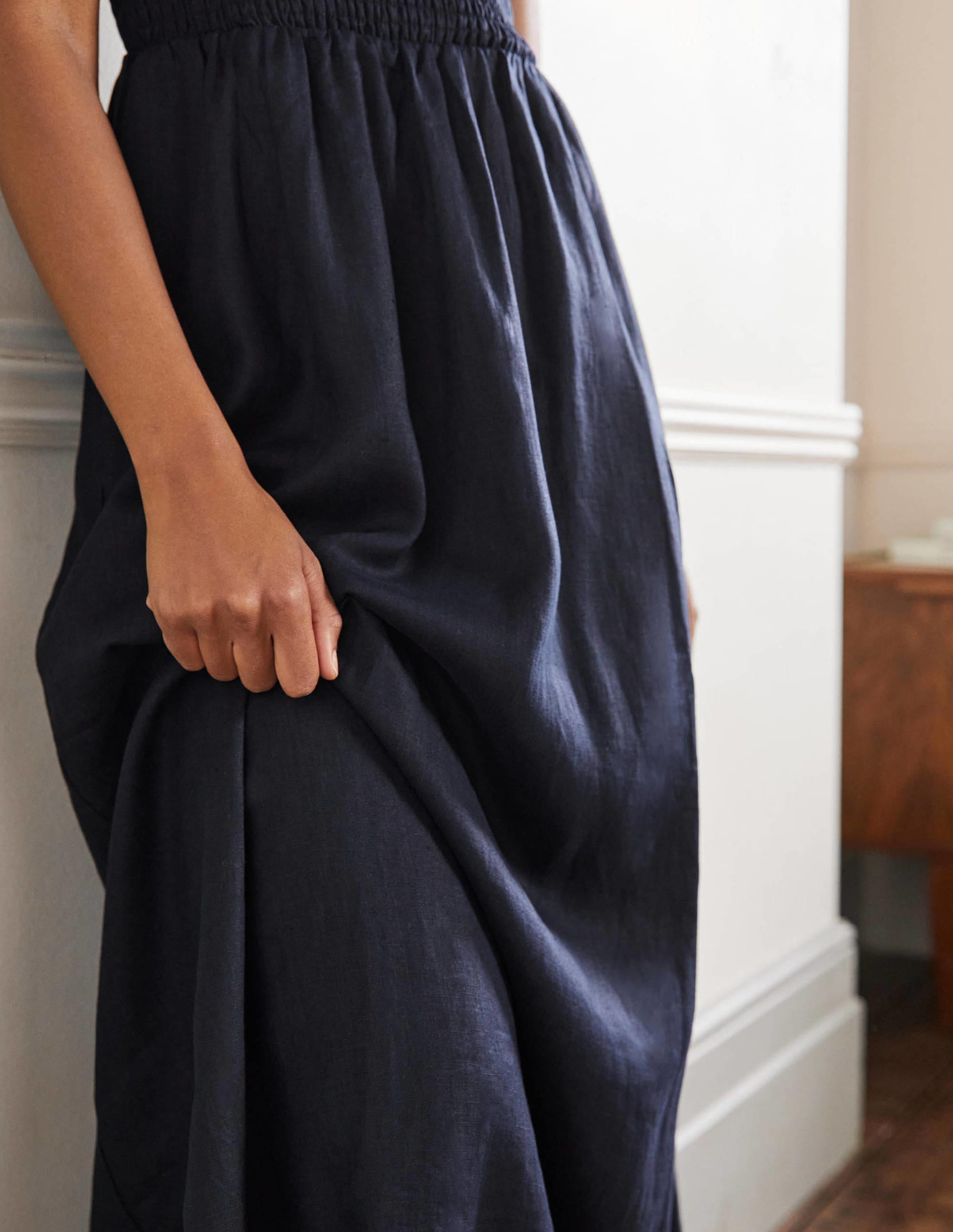 Strapless Linen Midi Dress-Navy - Image 5
