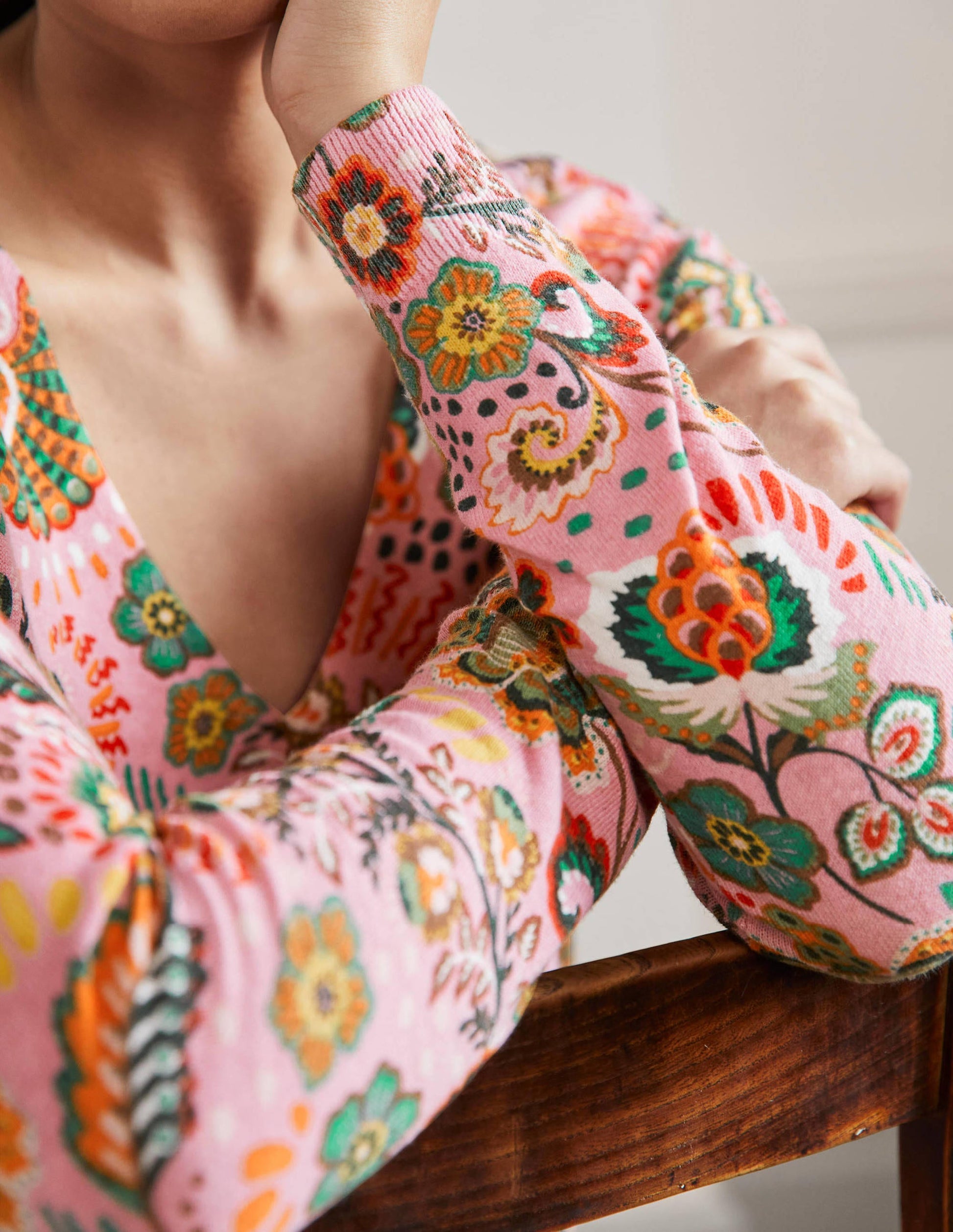 Relaxed Printed V-neck Jumper-Formica Pink, Meadow-2