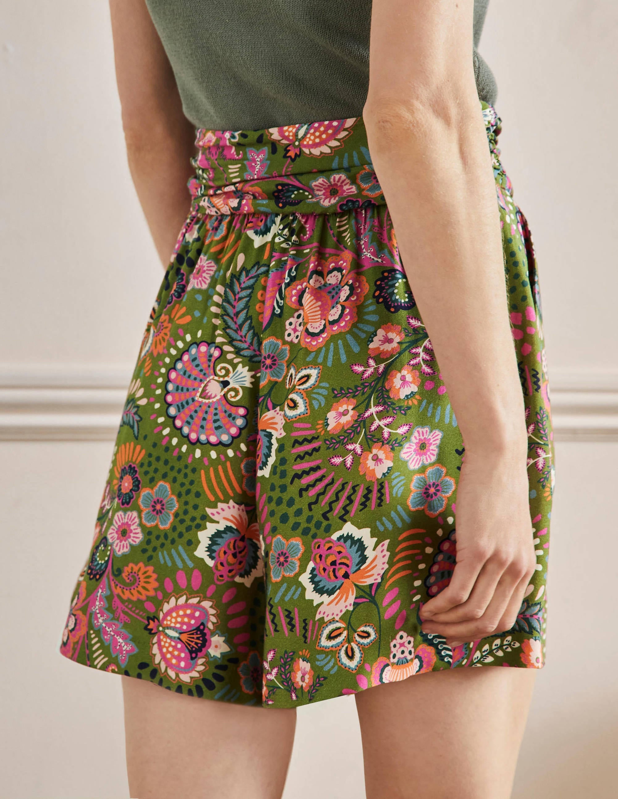 Ruched Waistband Shorts-Pea, Decorative Meadow - Image 3