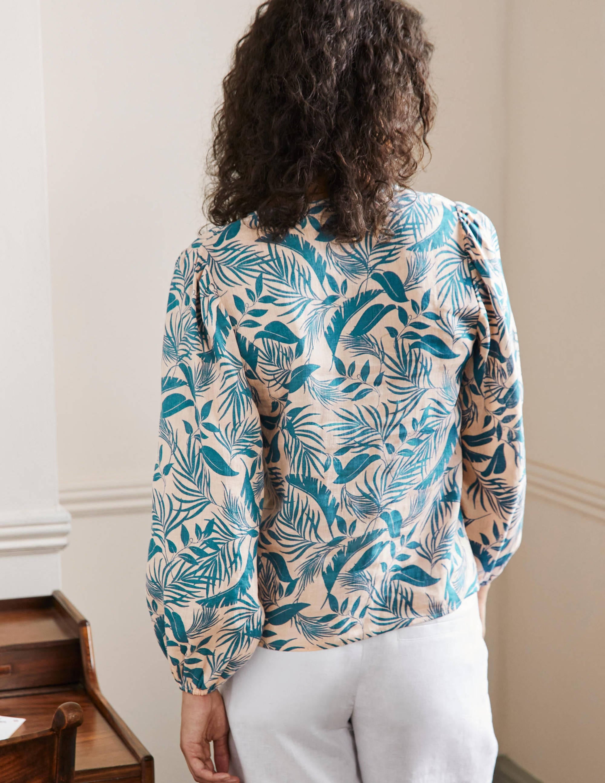 V-Neck Linen Top-Milkshake, Tropic Foliage - Image 3