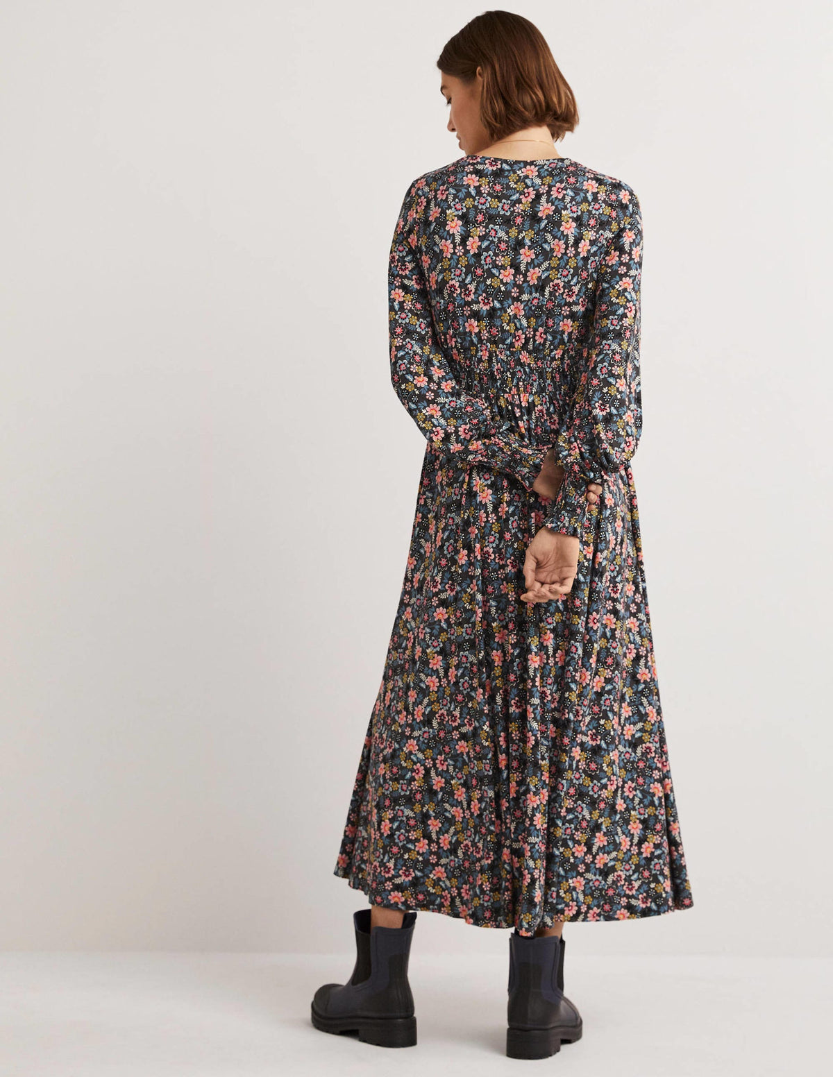 Smocked Jersey Midi Dress-Graphite, Opulent Leaf - Image 3