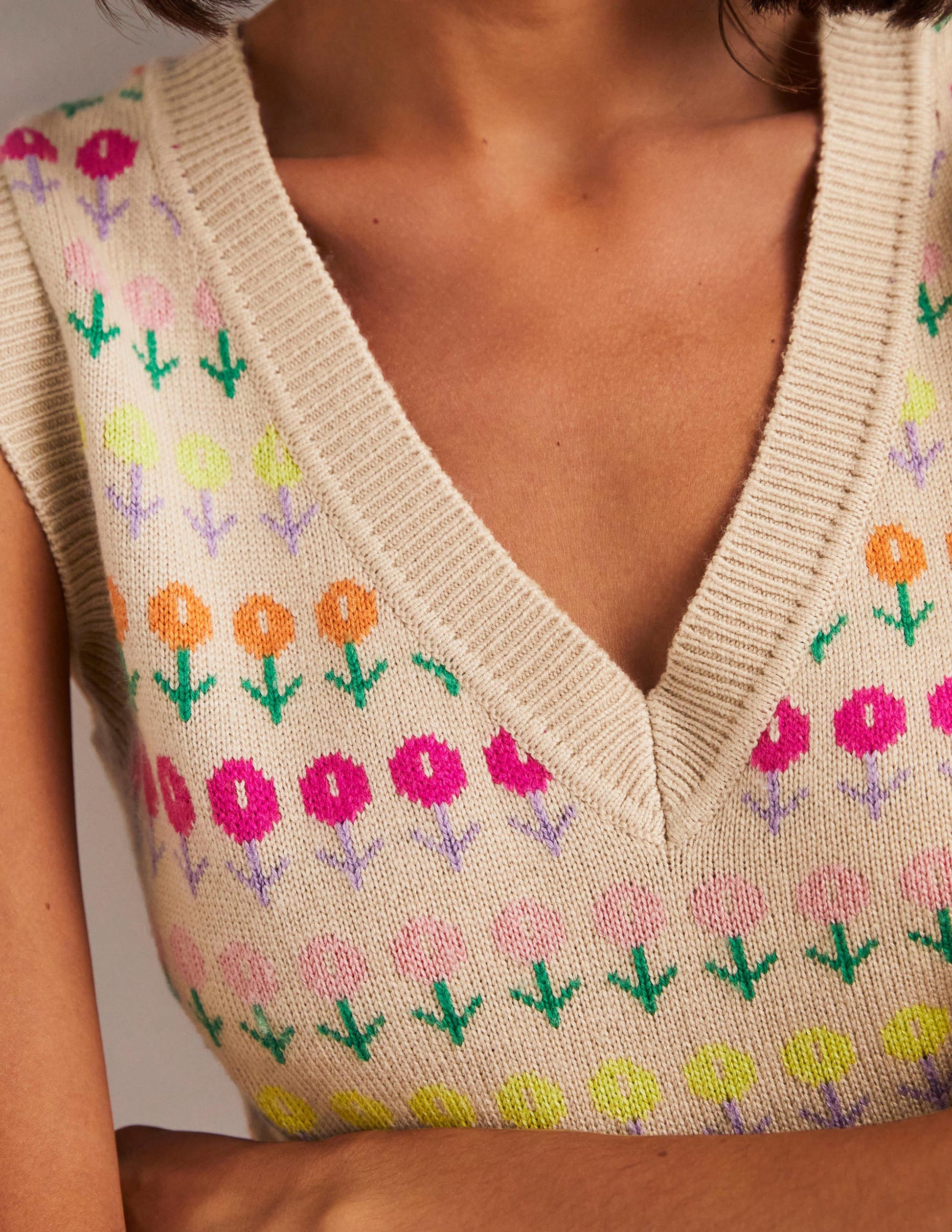 V-neck Knitted Tank Top-Chinchilla Melange, Floral-2