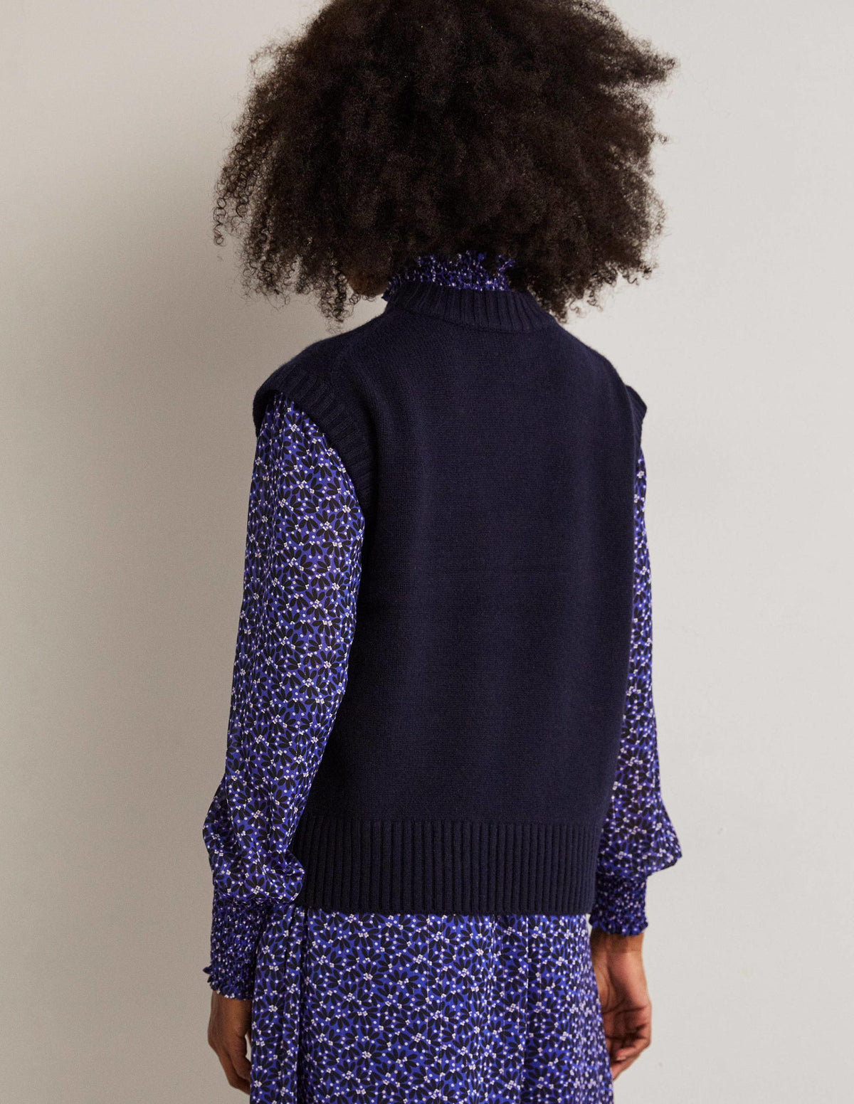 Chunky Cashmere Crew Neck Tank-Navy - Image 4