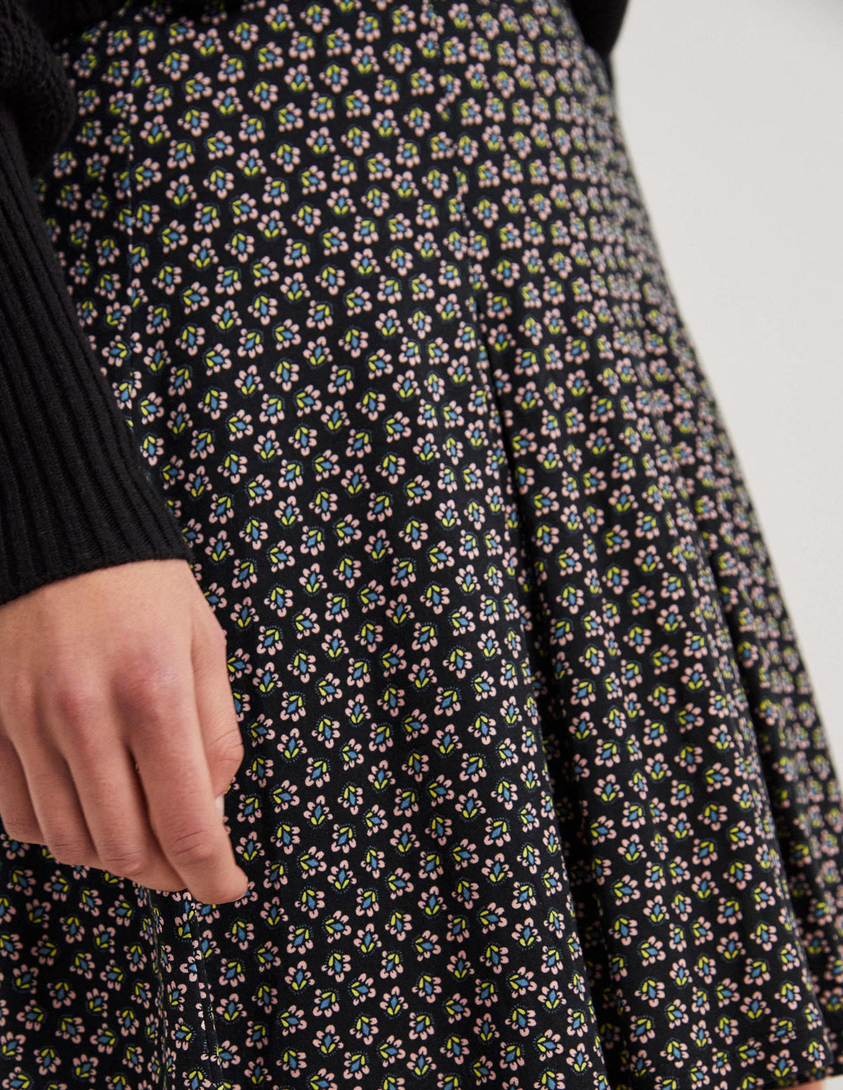 Jersey Mini Skirt-Black, Diamond Bud - Image 2