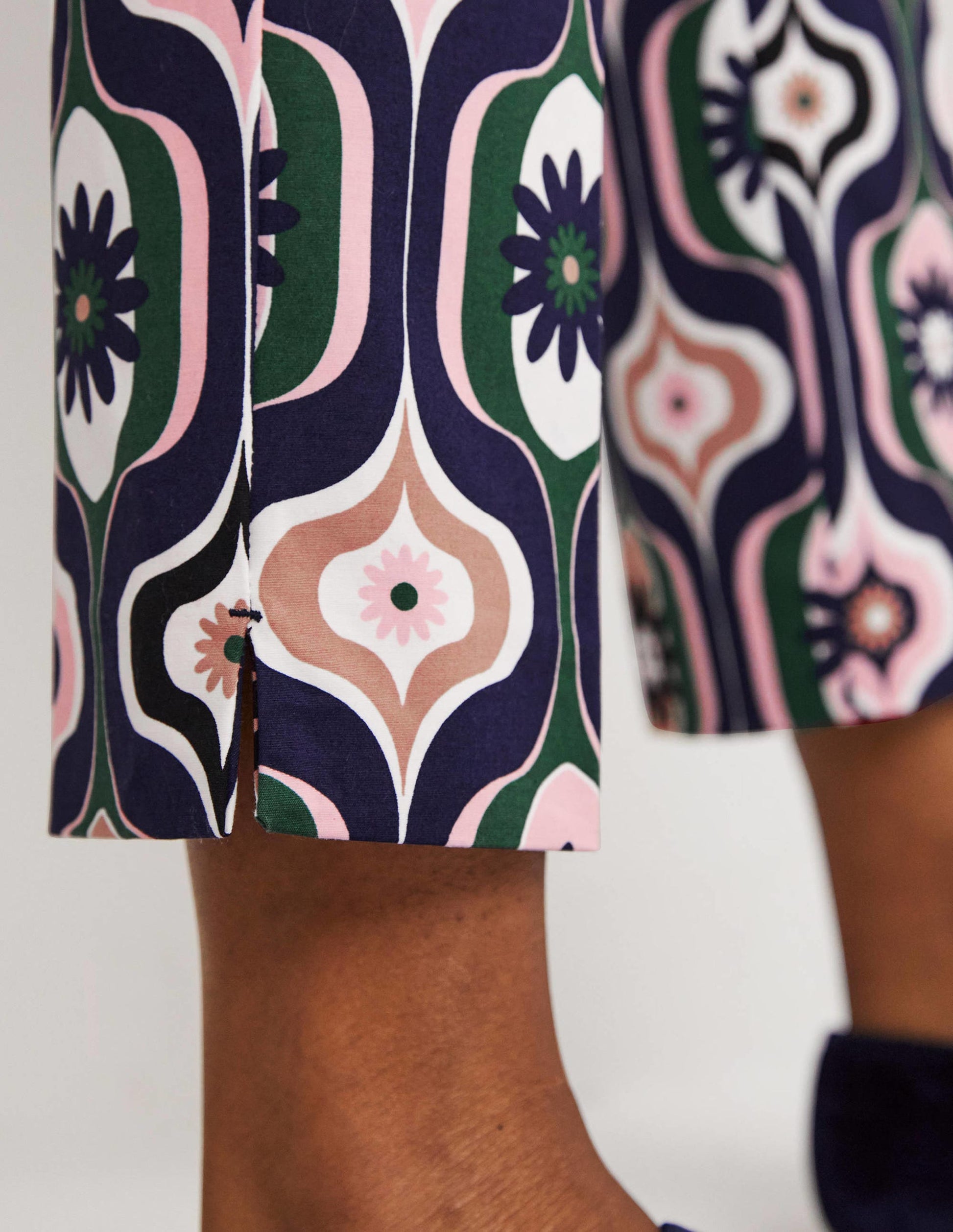 Richmond 7/8 Trouser-Multi, Geo Swirl-6