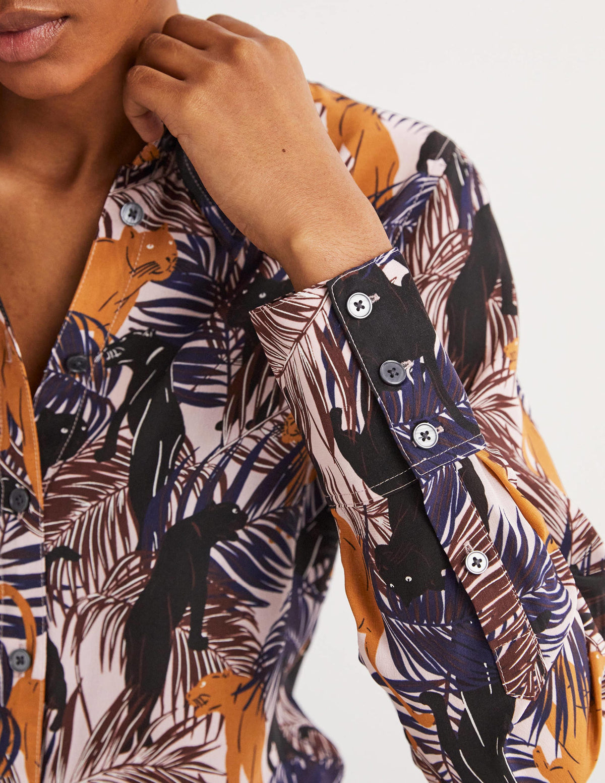 Silk Shirt-Milkshake, Tropic Panther - Image 2