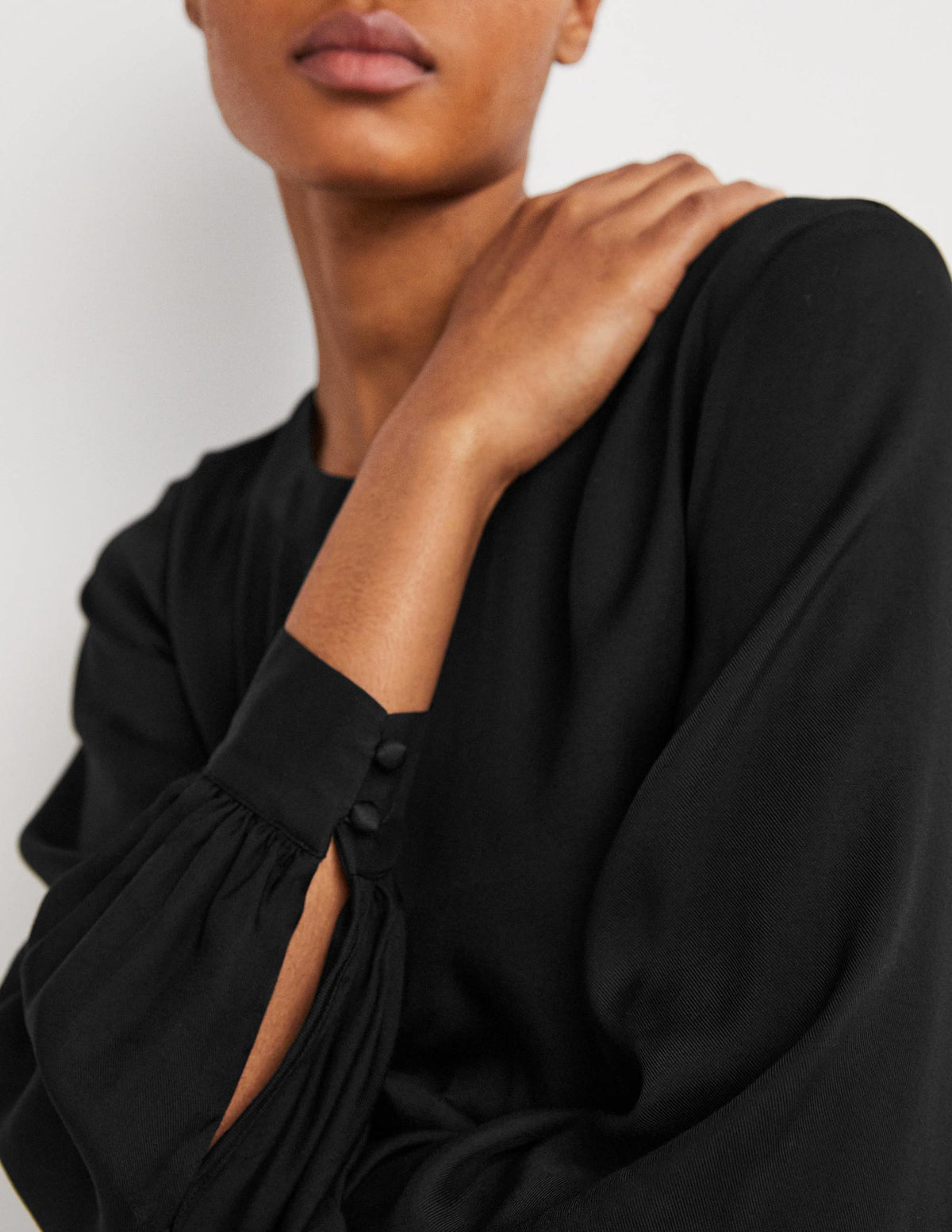 Long Sleeve Crop Top-Black - Image 2