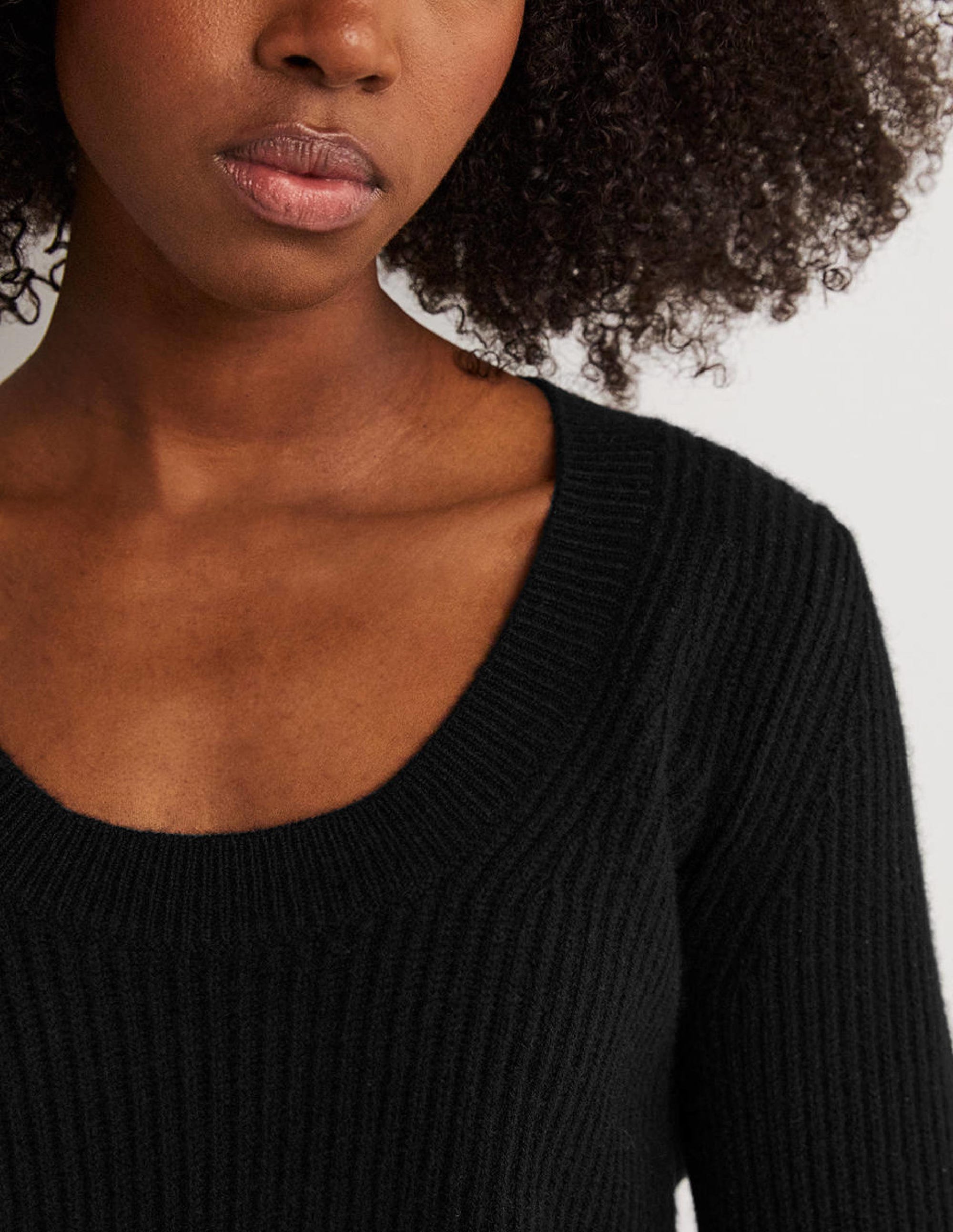 Cashmere Scoop Neck Jumper-Black - Image 2