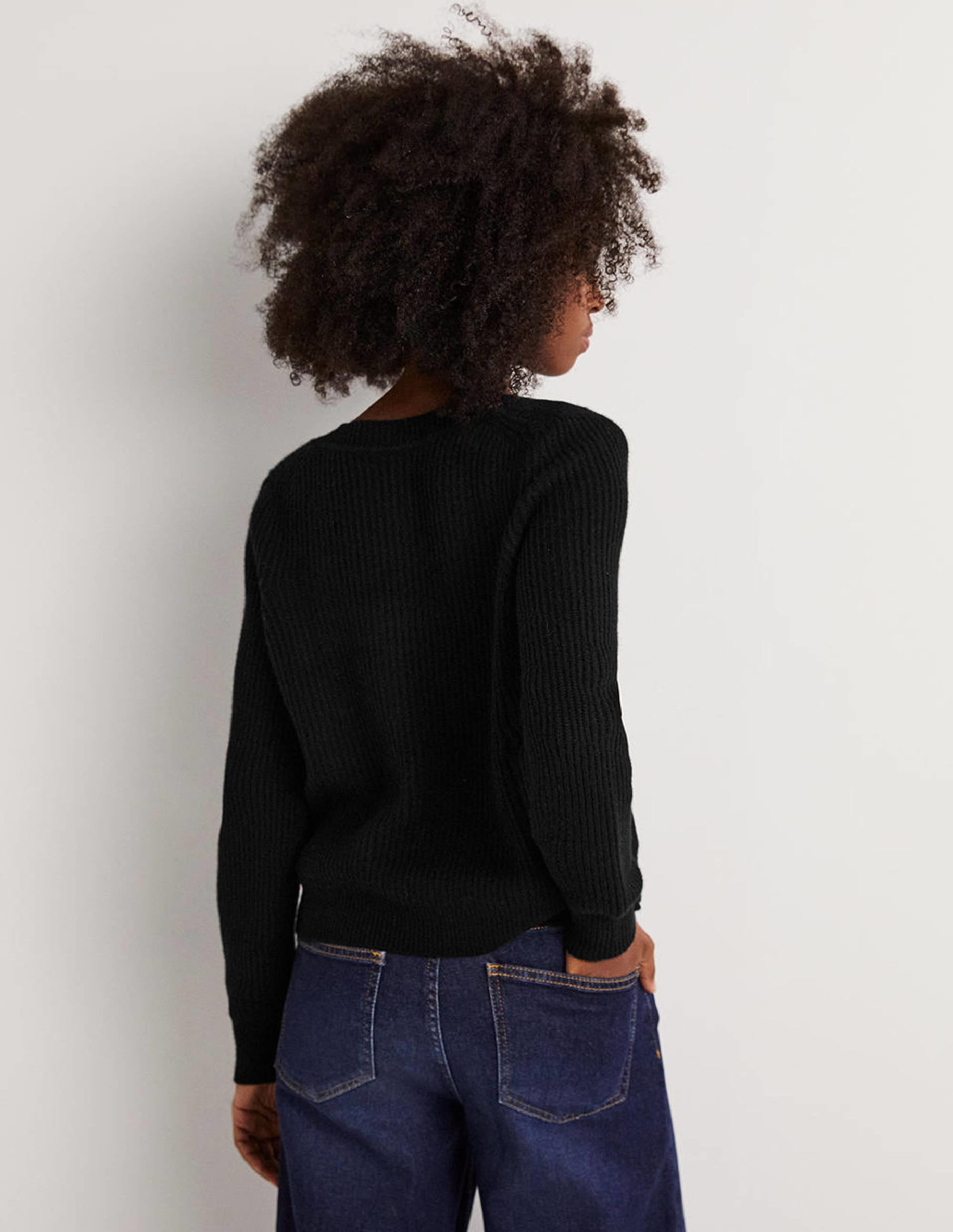 Cashmere Scoop Neck Jumper-Black - Image 3