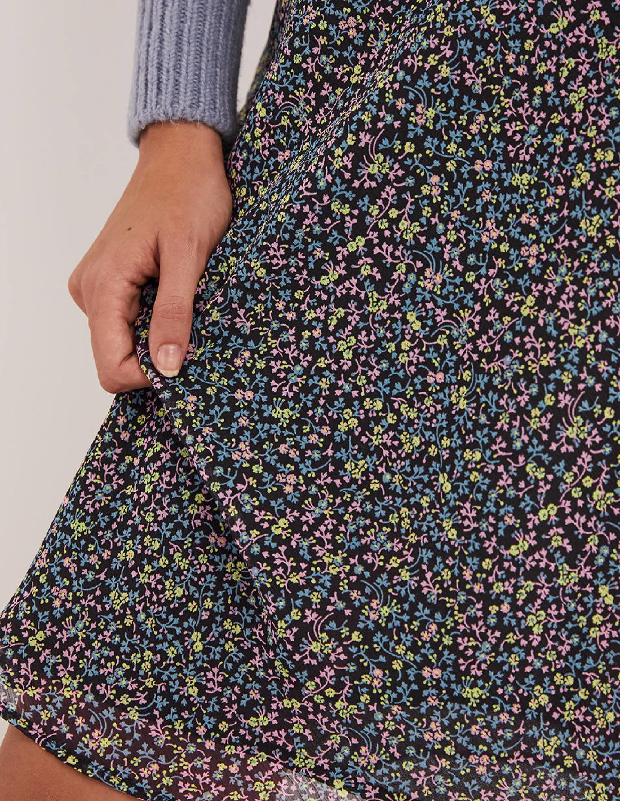 Crinkle Bias-cut Skirt-Black, Wild Vine - Image 2