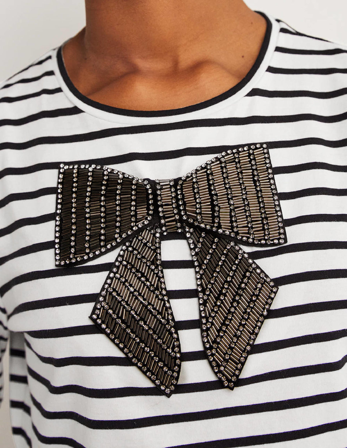 Detail Breton Top-Ivory/ Black, Embellished bow-2