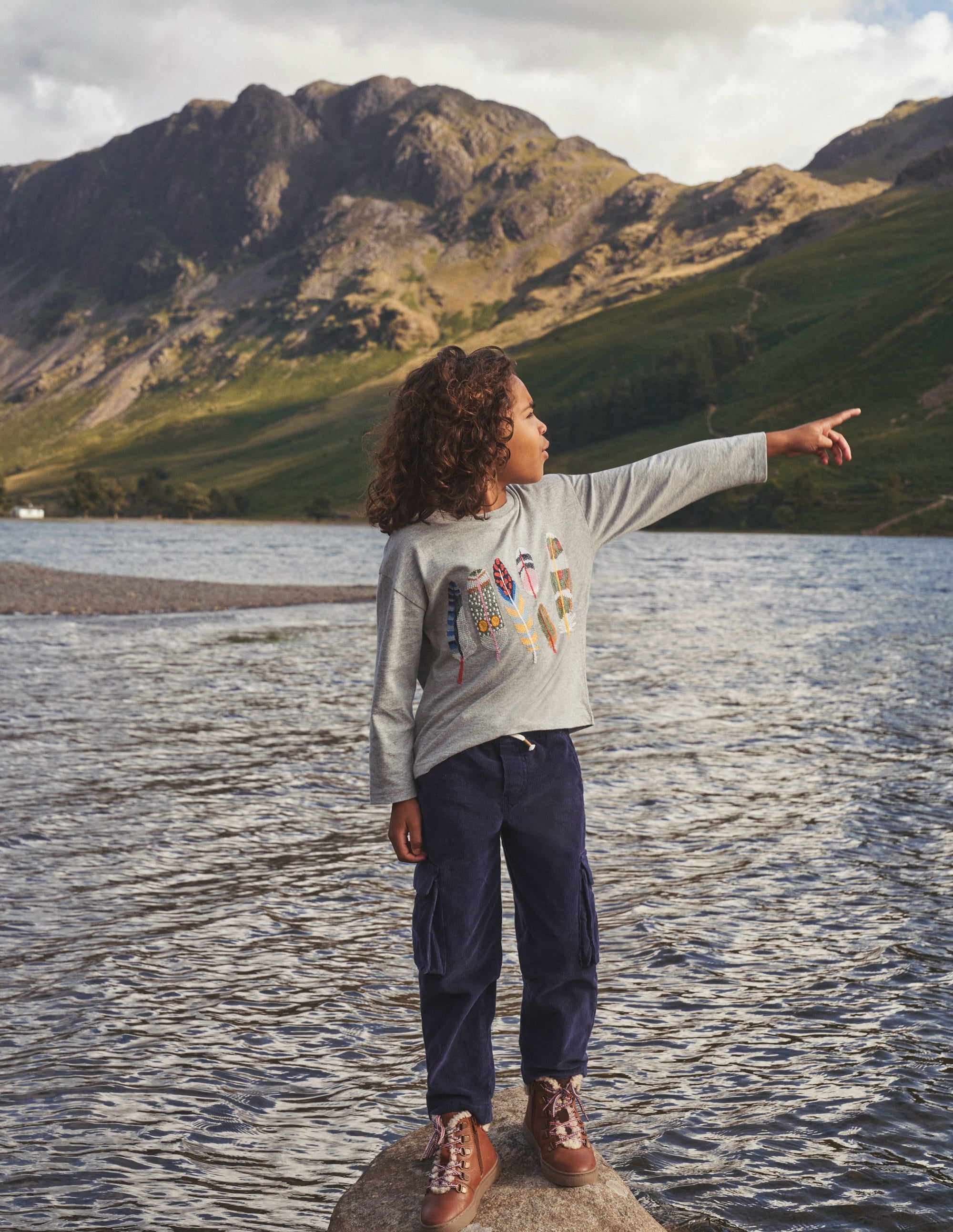 Feather Superstitch T-shirt-Grey Marl - Image 4