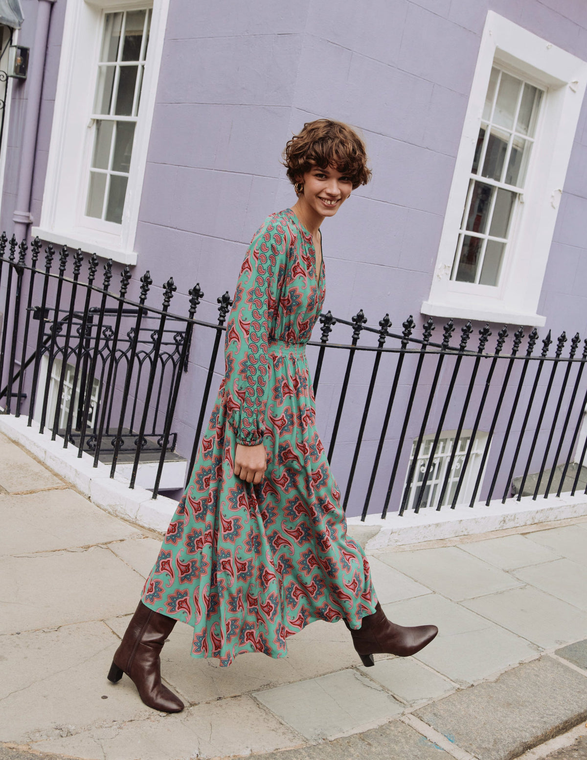 Border Print Raglan Midi Dress-Green, Paisley Amaryllis - Image 5
