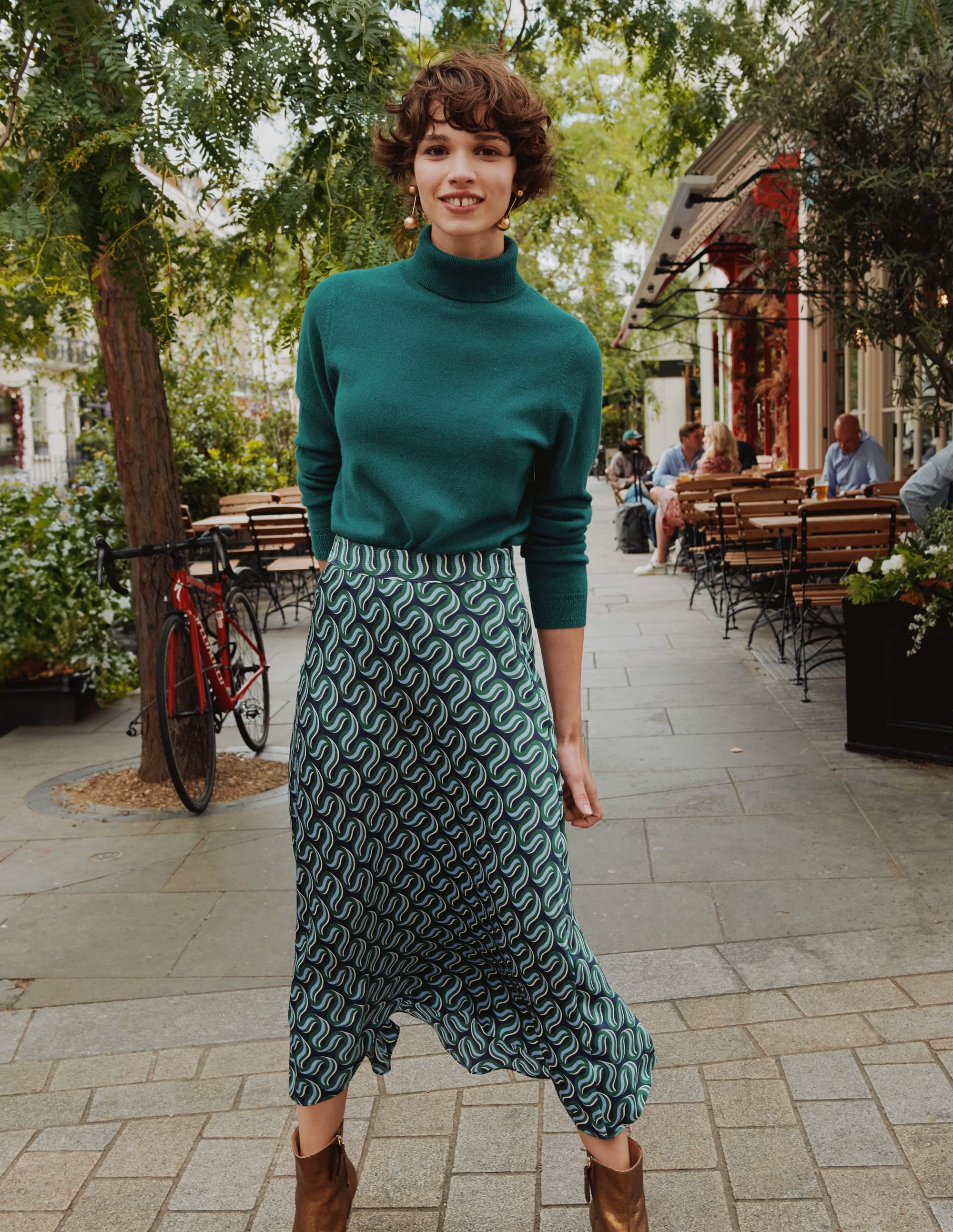 Eva Cashmere Roll-Neck Jumper-Deep Forest - Image 5