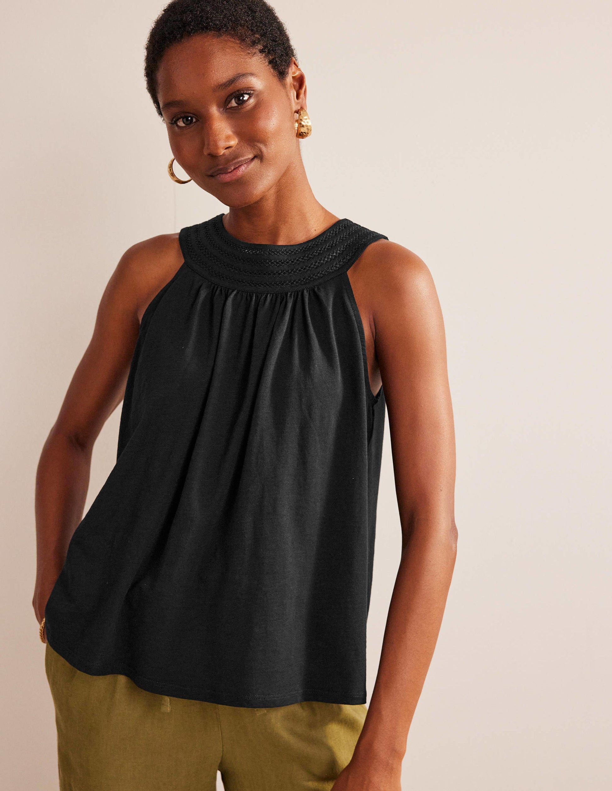 Trim Neck Jersey Swing Top-Black-1