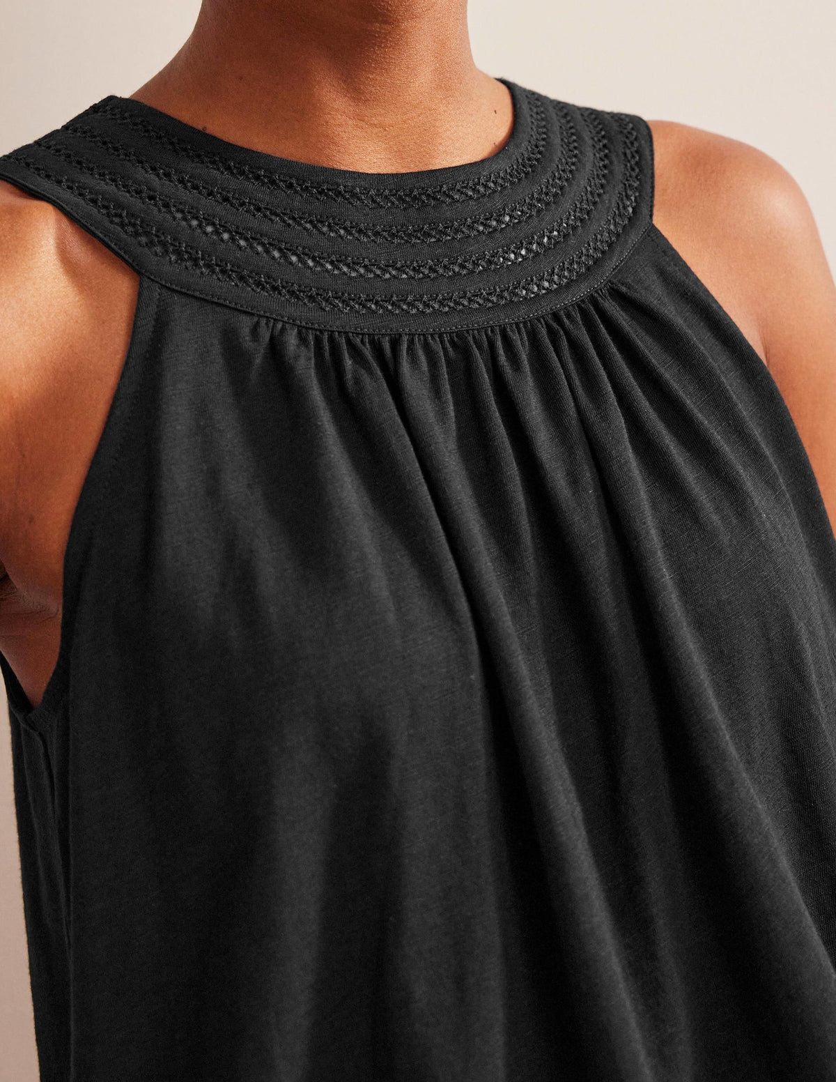 Trim Neck Jersey Swing Top-Black-2