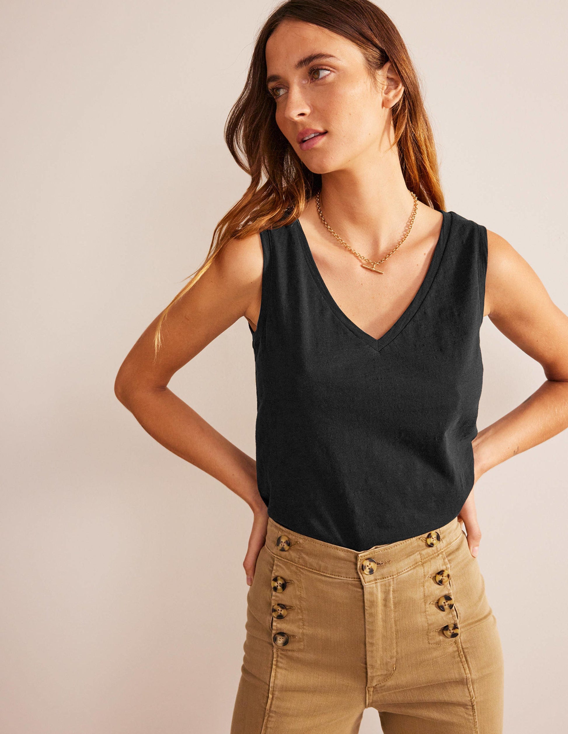 Regular V-neck Slub Vest-Black-1
