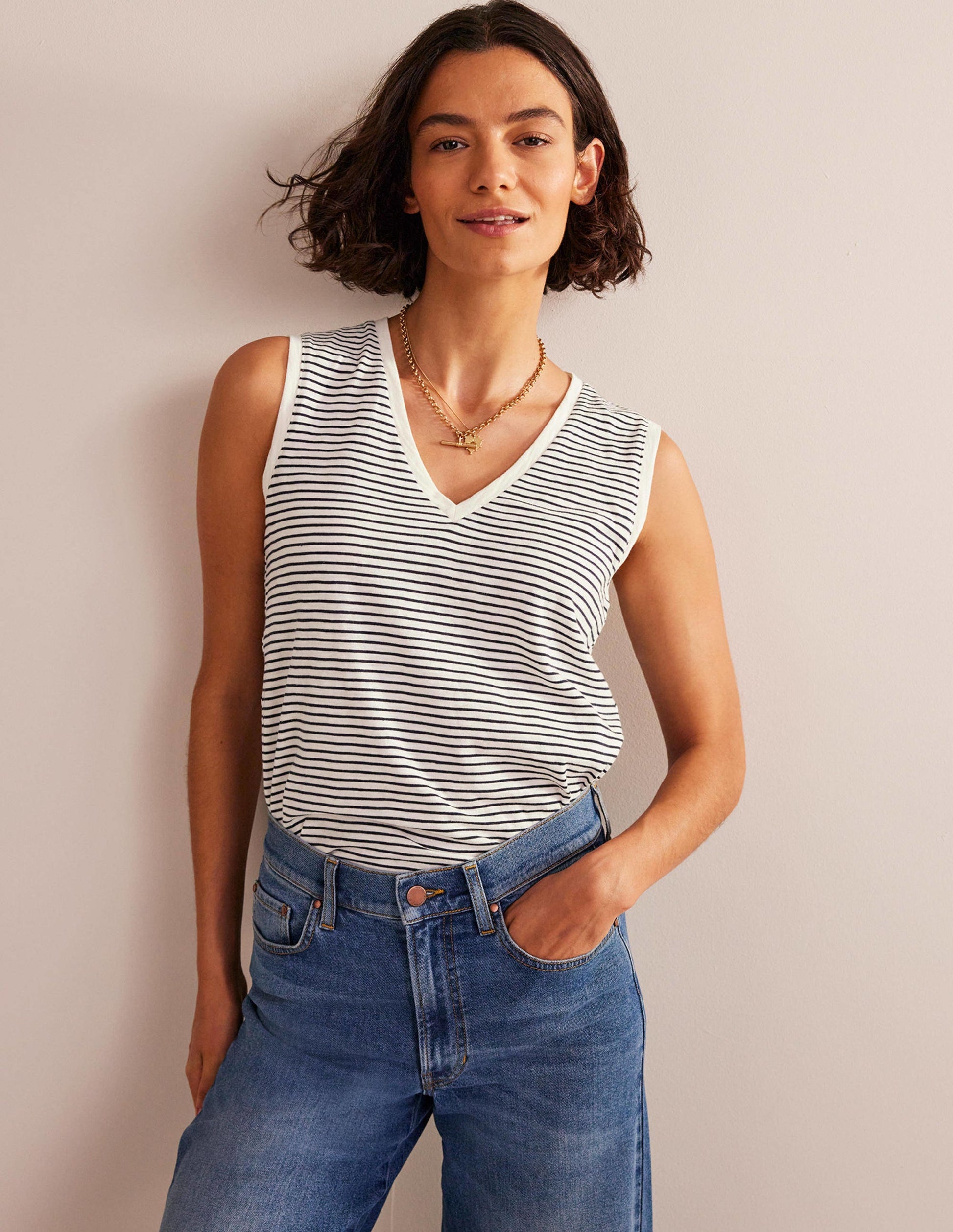Regular V-neck Slub Vest-Navy, Ivory-4