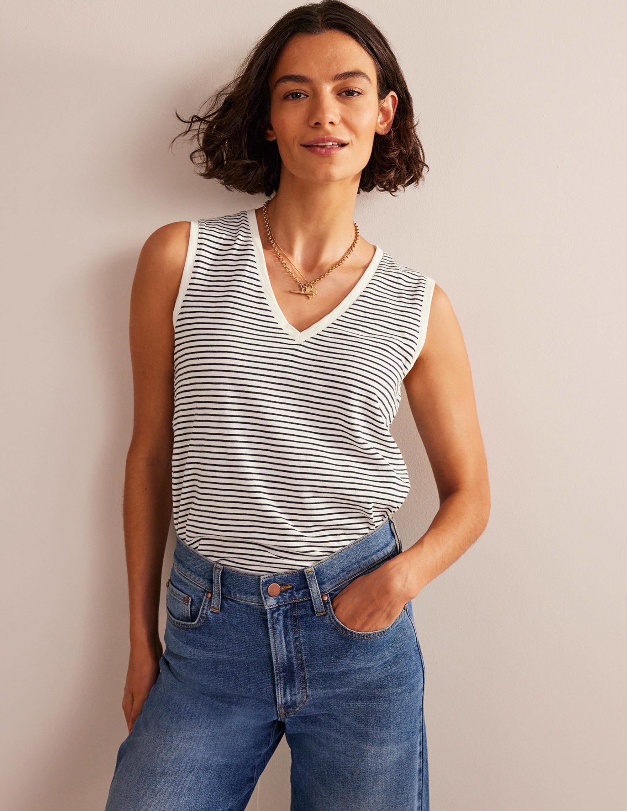 Regular V-neck Slub Vest-Navy, Ivory - Image 4