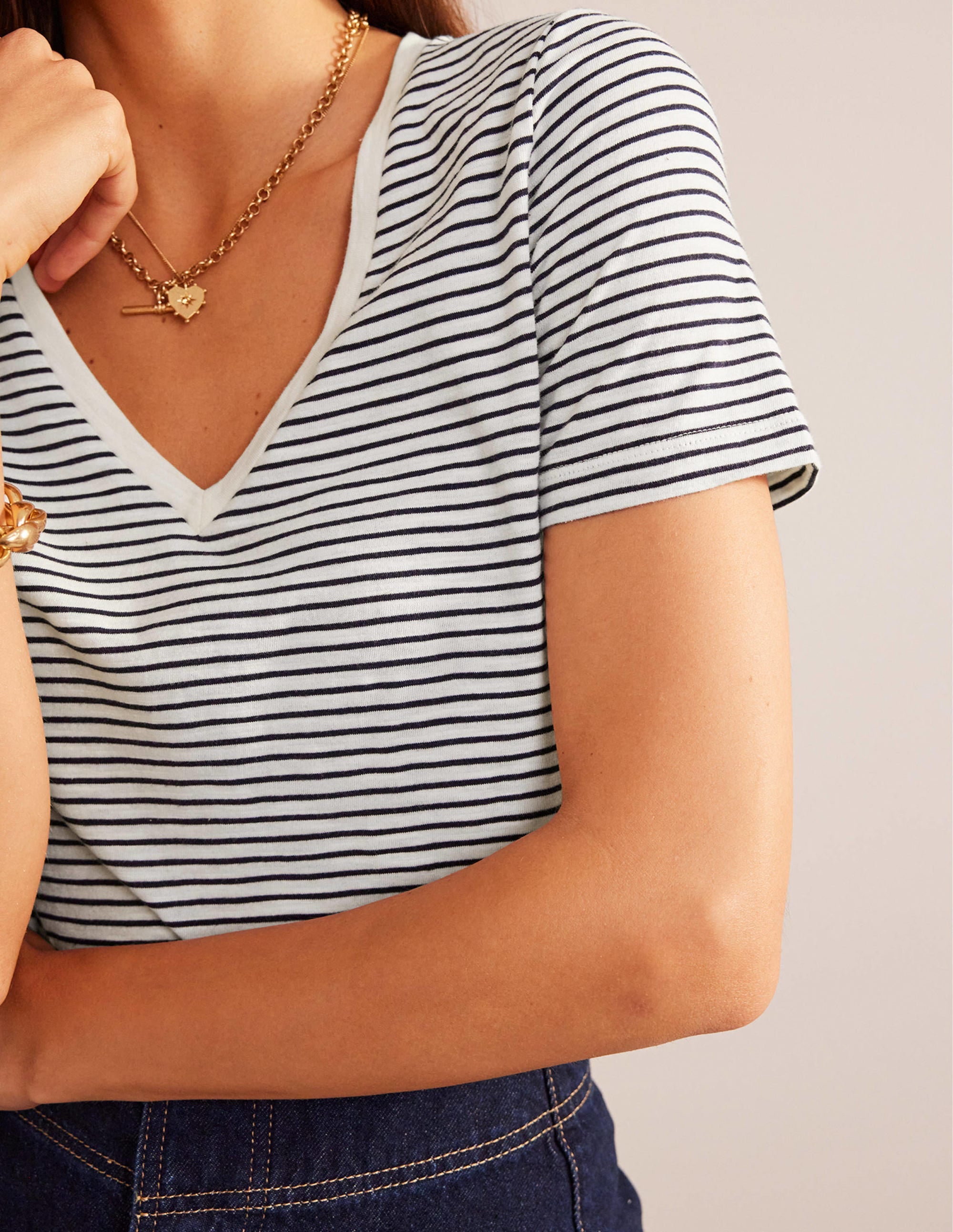 Regular V-Neck Slub T-shirt-Ivory, Navy - Image 2