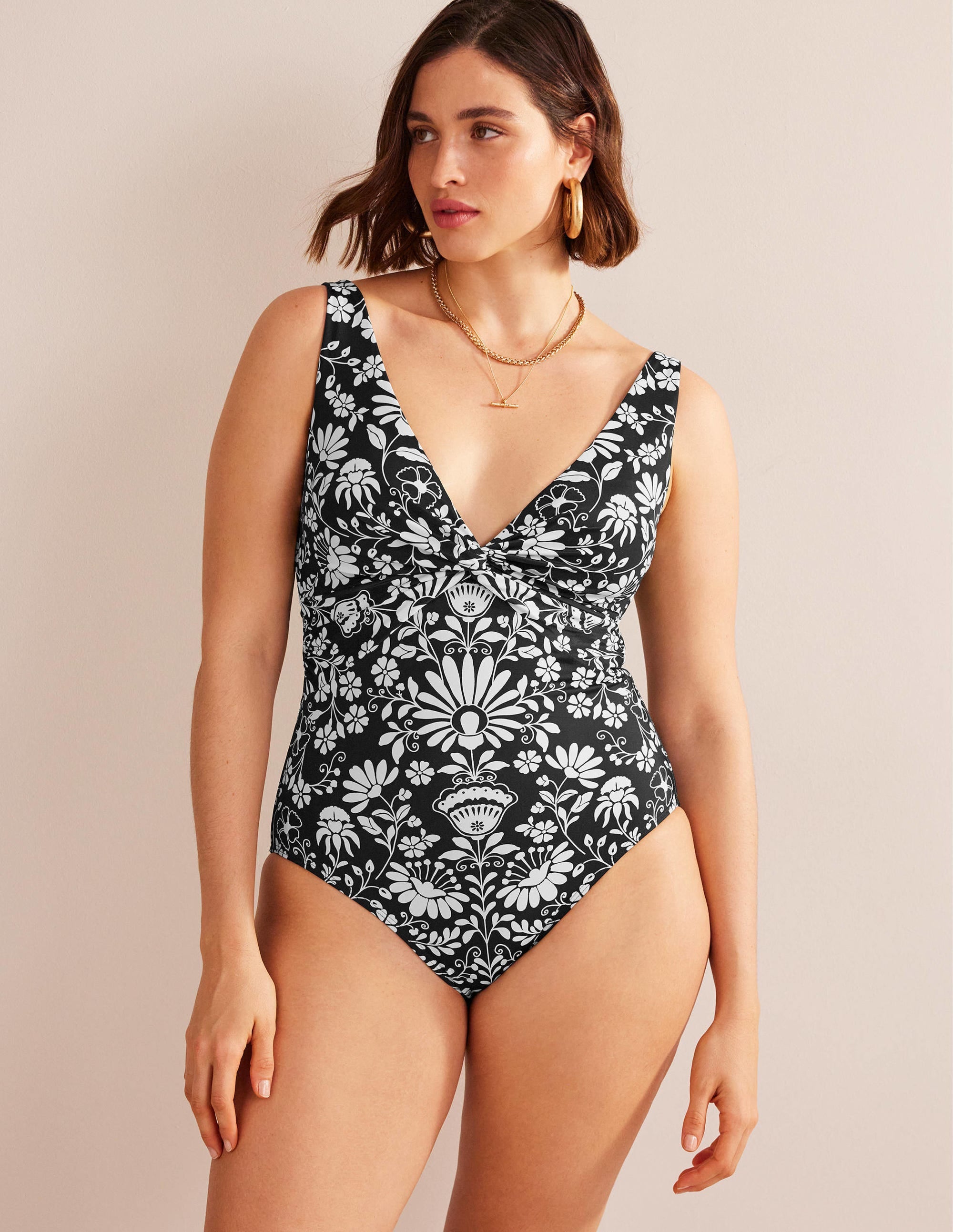 Twist Classic Swimsuit-Nero, Gardenia Sprig - Image 5
