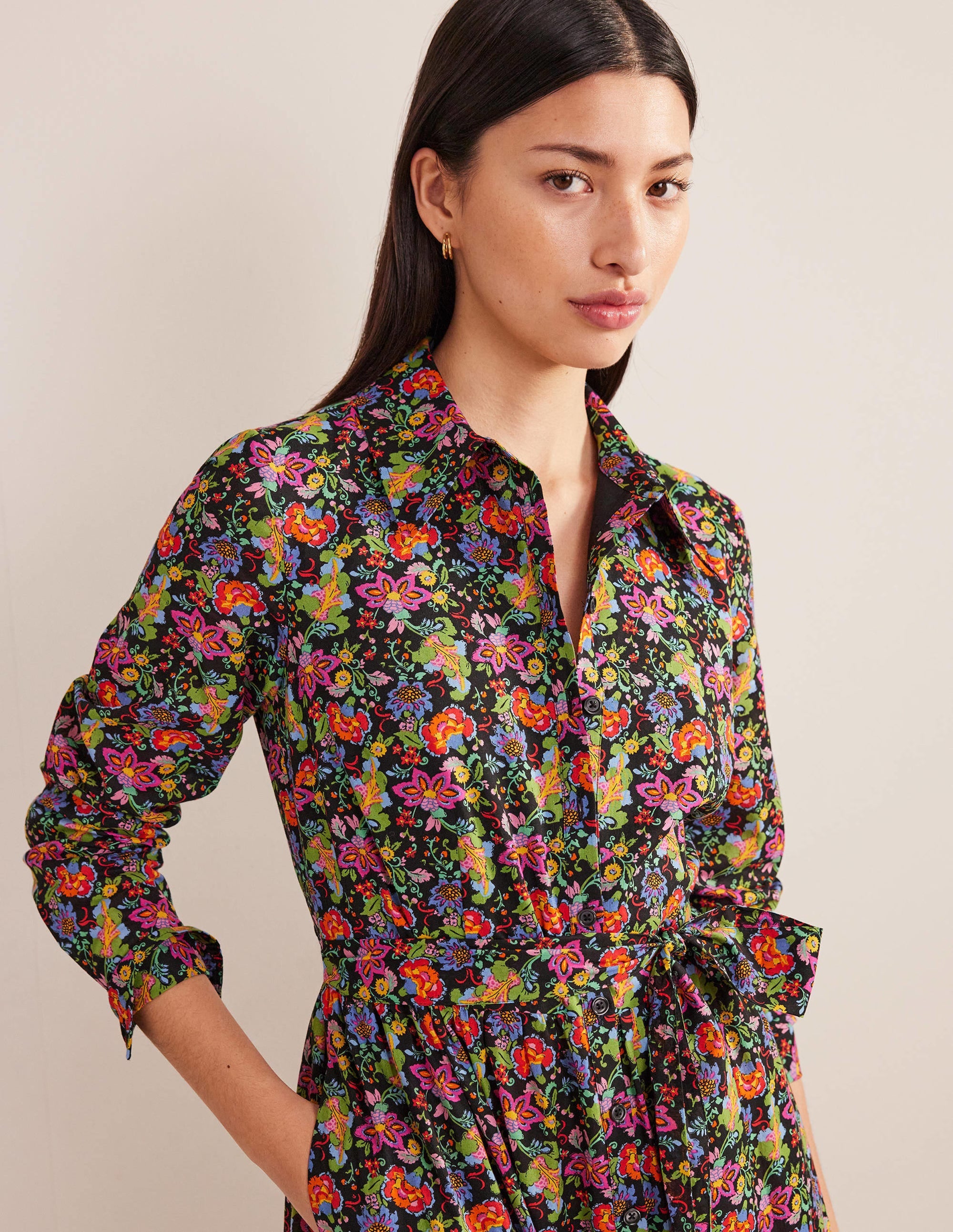 Flo Cotton Midi Shirt Dress-Black, Carnation Garden - Image 2