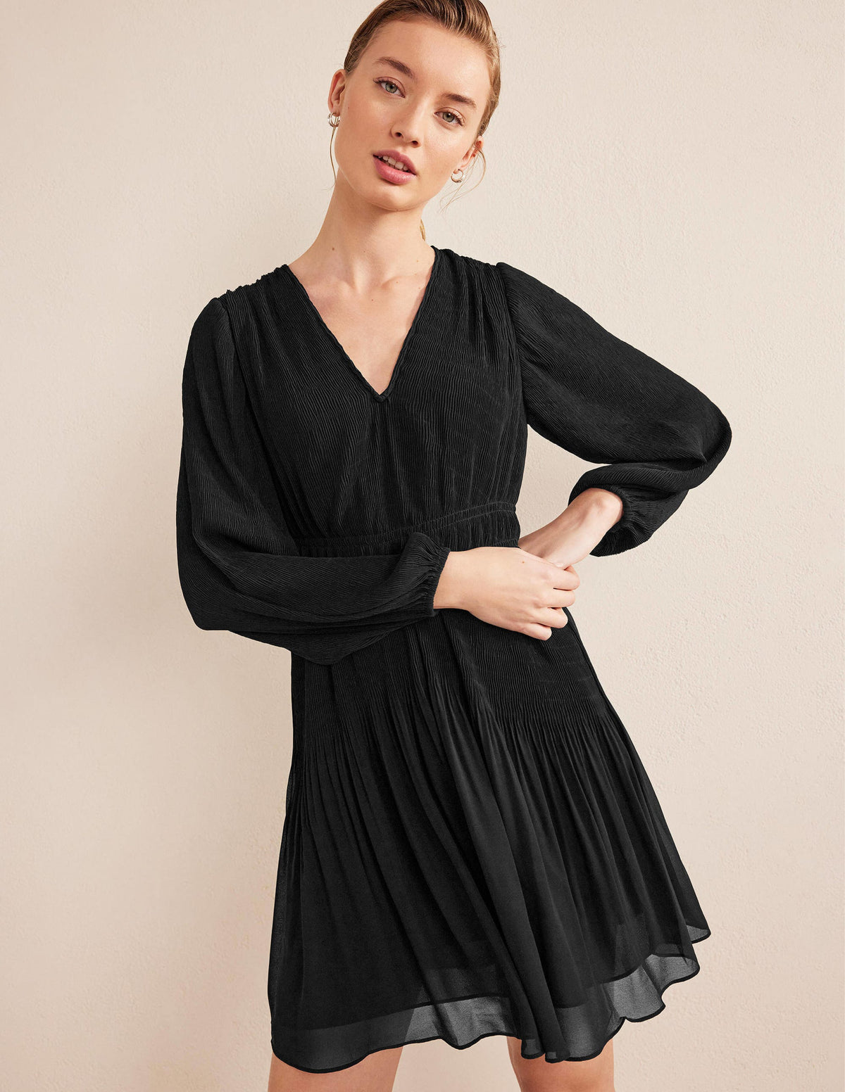 V-neck Plisse Mini Dress-Black - Image 1