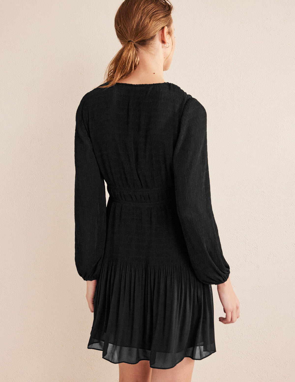 V-neck Plisse Mini Dress-Black - Image 3