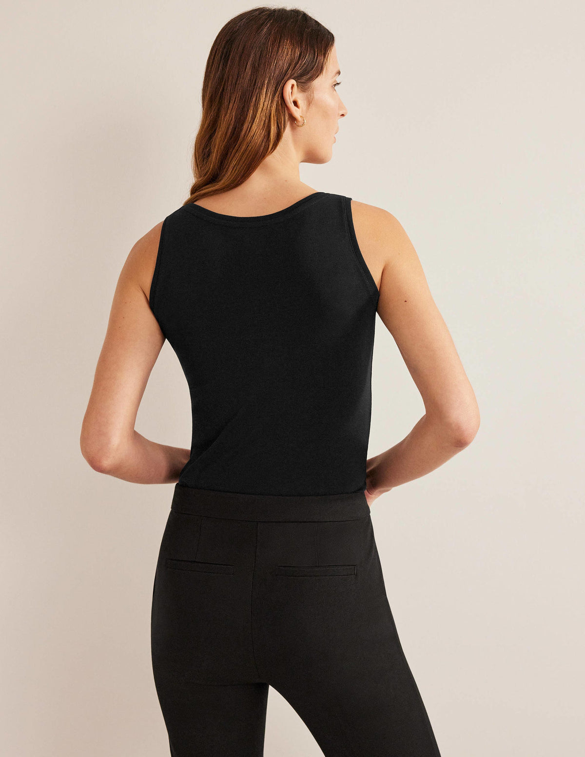 Essential Vest-Black - Image 3