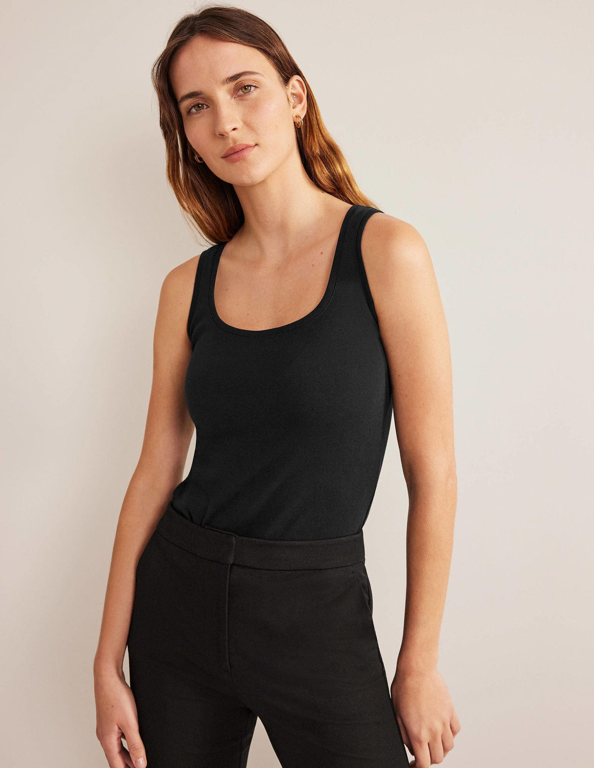 Essential Vest-Black - Image 4