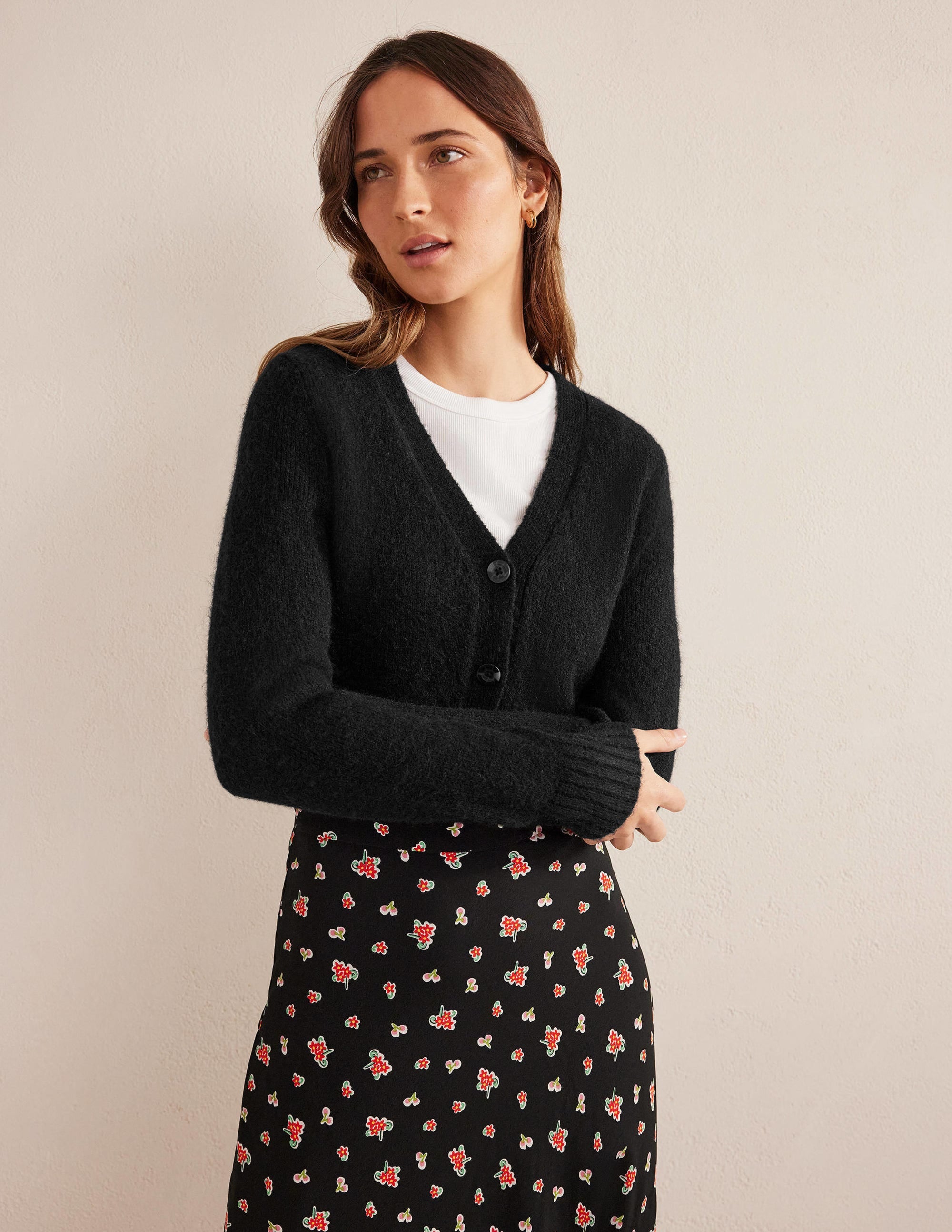 Fluffy Cropped V-Neck Cardigan-Black - Image 1