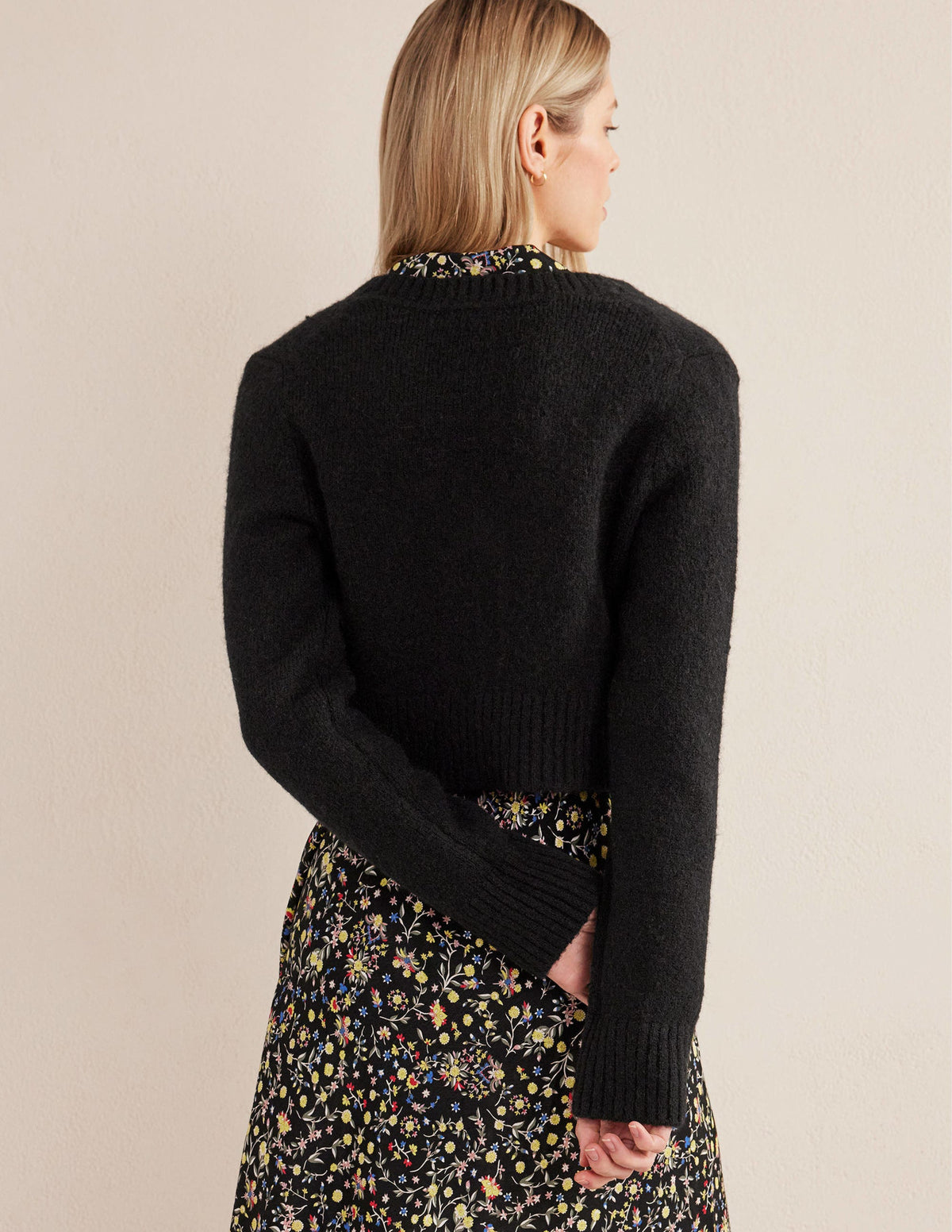 Fluffy Cropped V-Neck Jumper-Black - Image 3