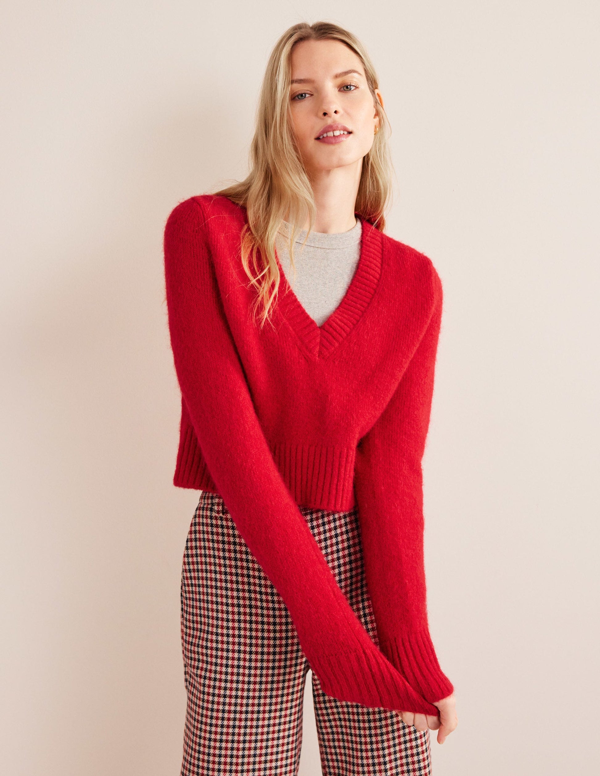 Fluffy Cropped V-Neck Jumper-Crimson-1
