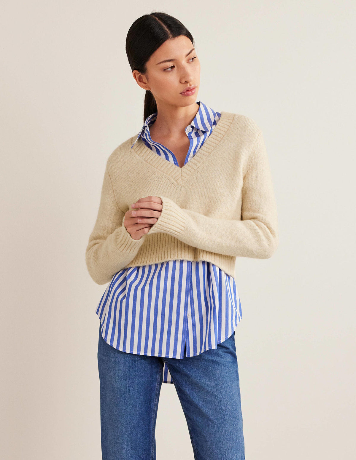 Fluffy Cropped V-Neck Jumper-Rope-1