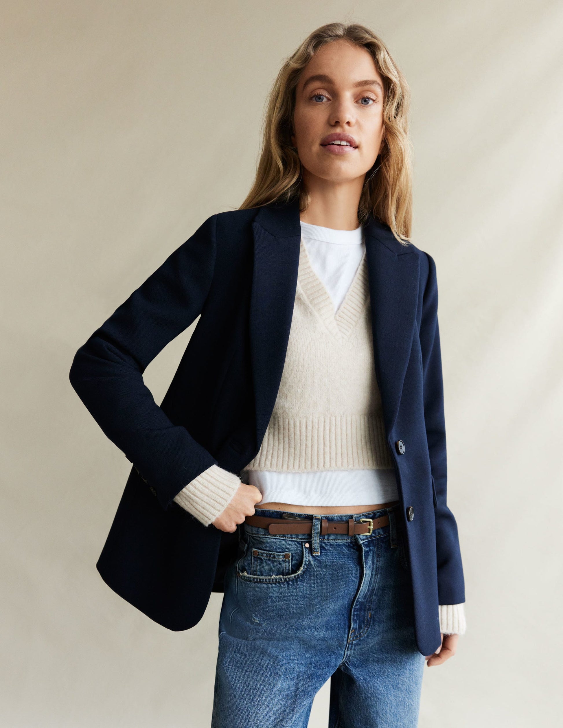 Fluffy Cropped V-Neck Jumper-Rope-5