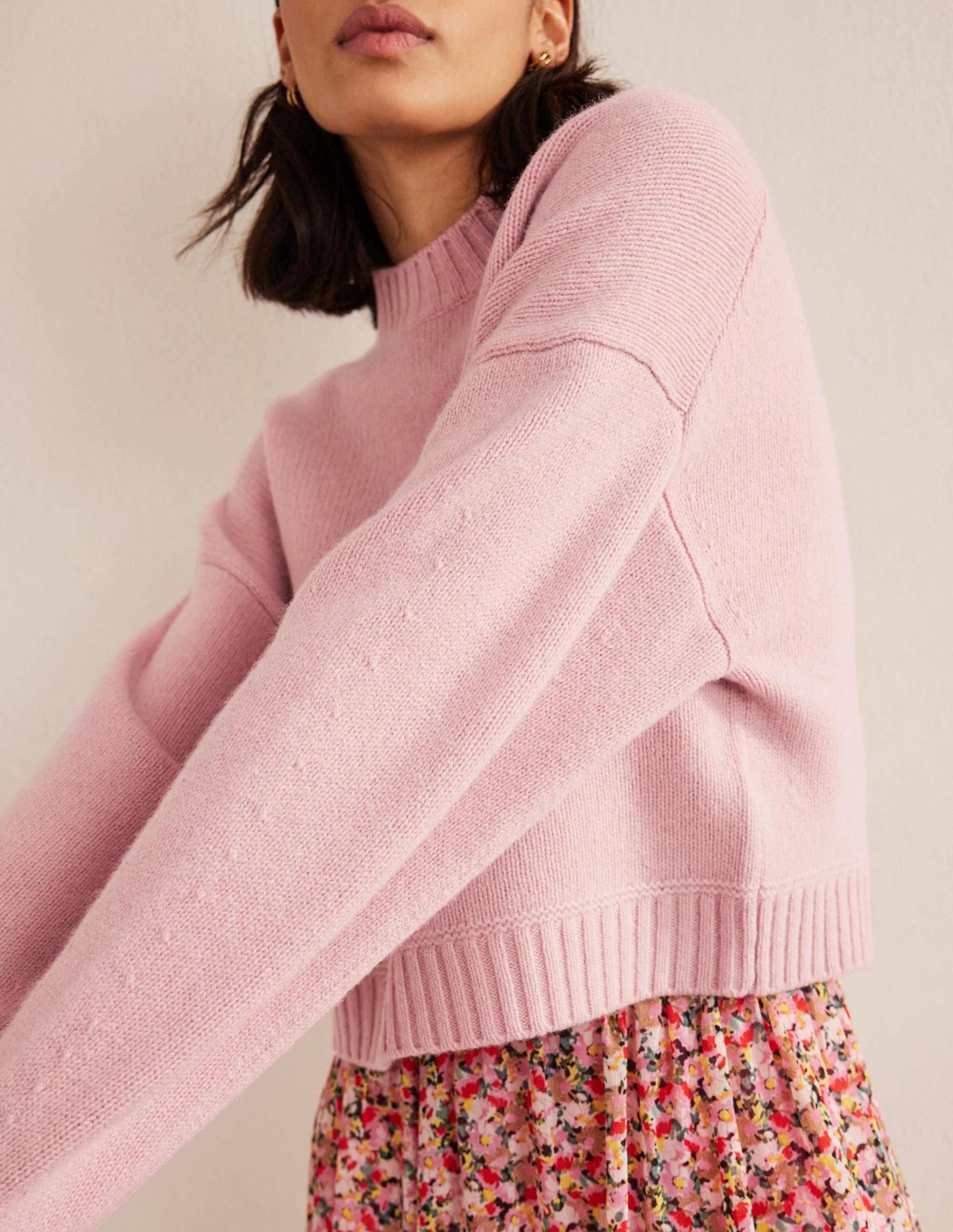 Brushed Wool Cropped Jumper-Chalky Pink - Image 2