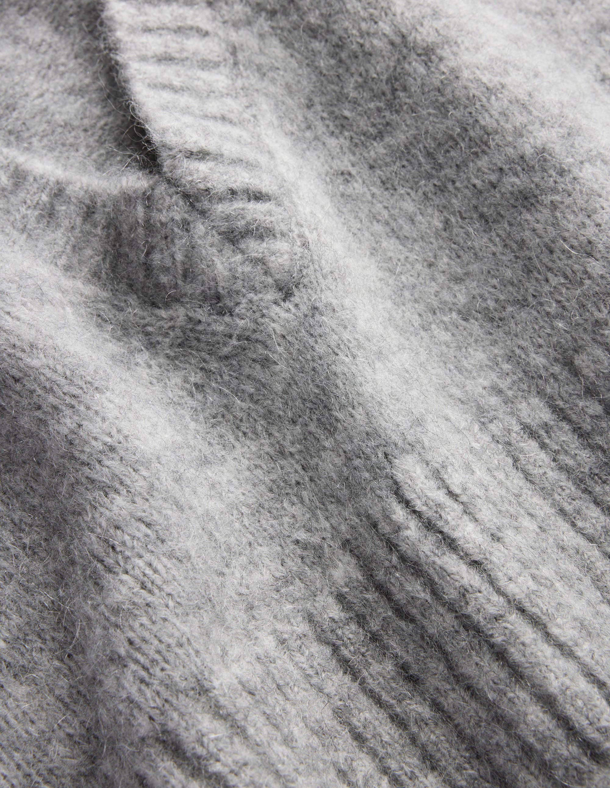 Fluffy Cropped V-Neck Tank Top-Grey Melange - Image 7