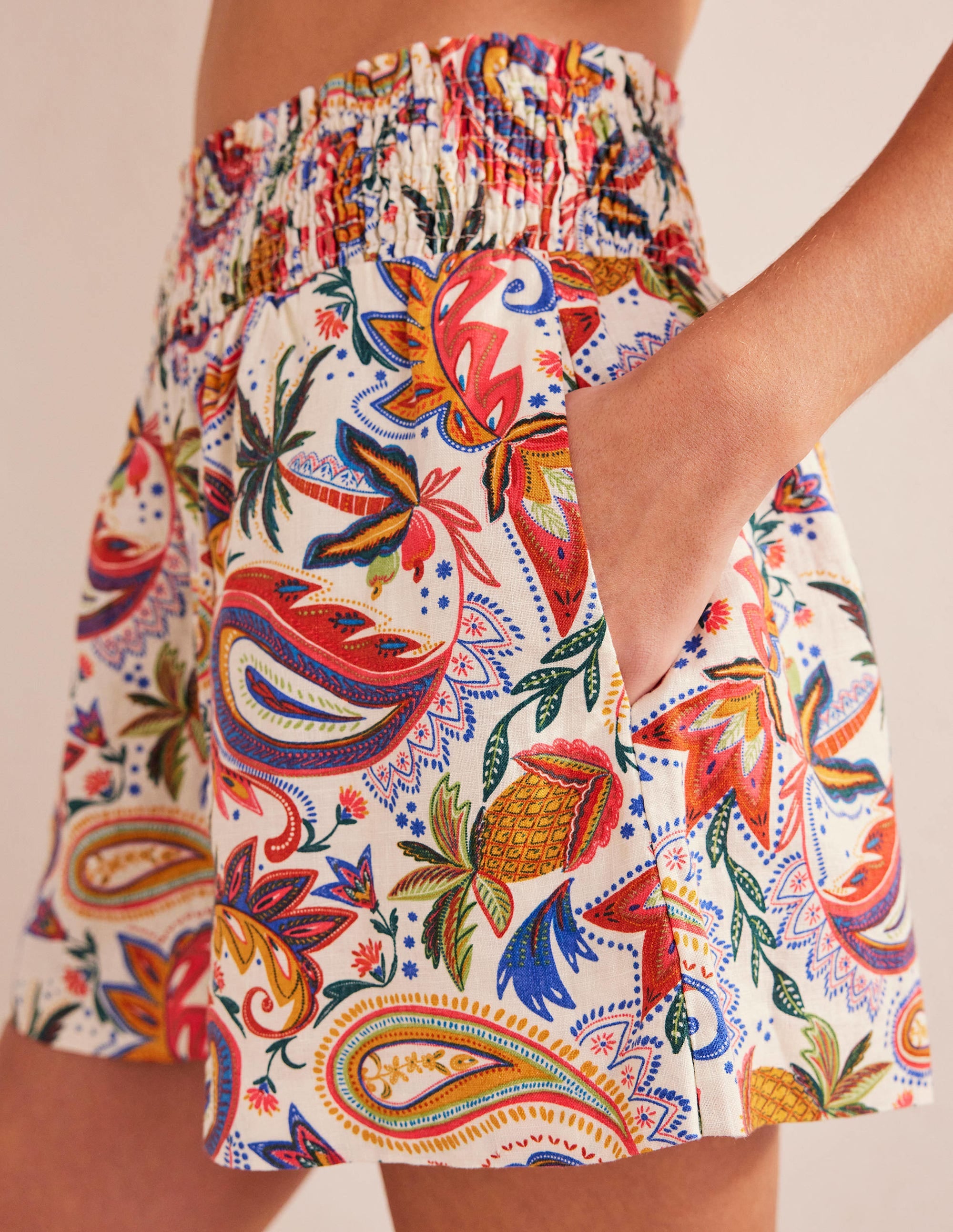 Linen Shirred Waist Shorts-Ivory Conversational Print - Image 2