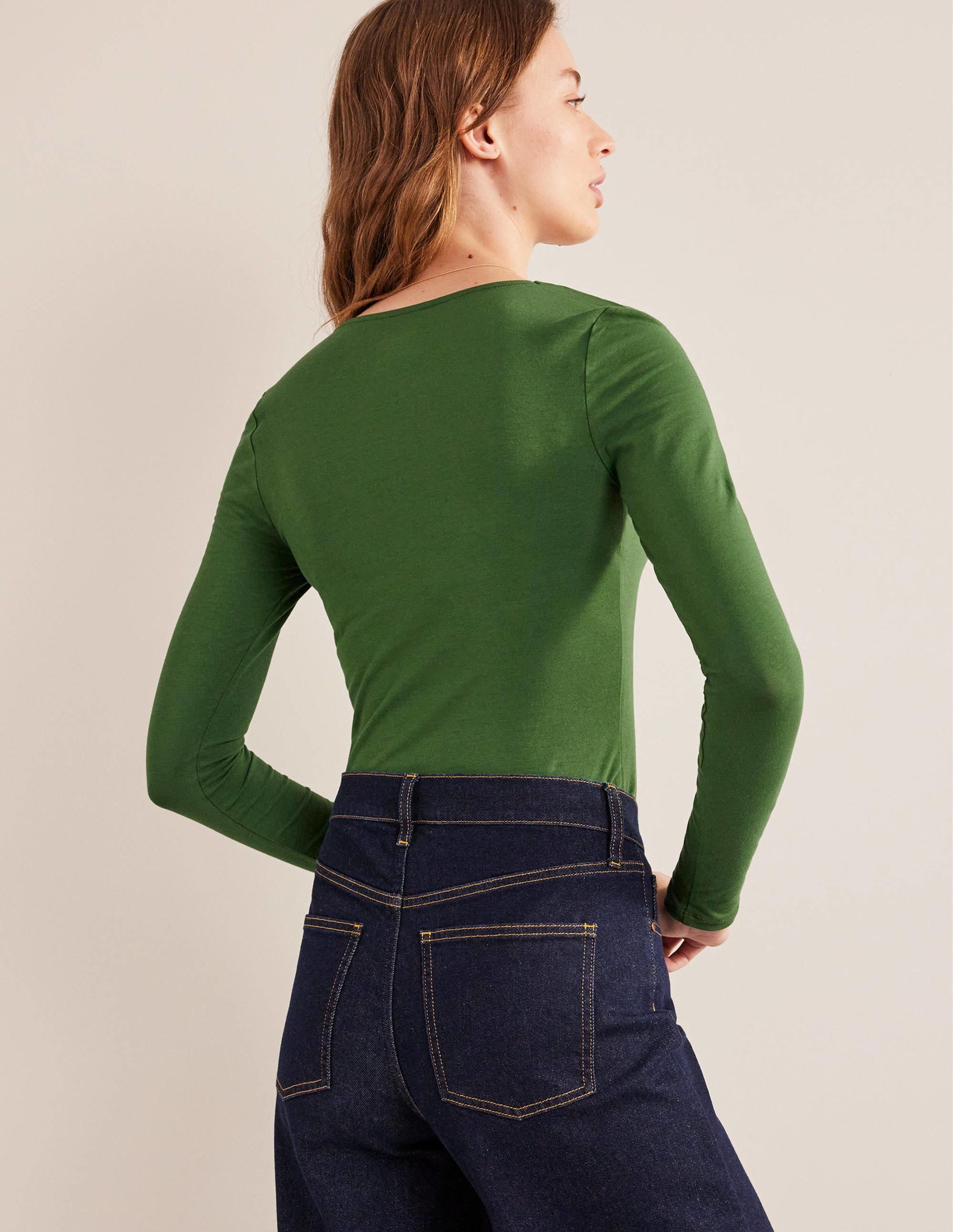 Double Layer Scoop Neck Top-Broad Bean - Image 3