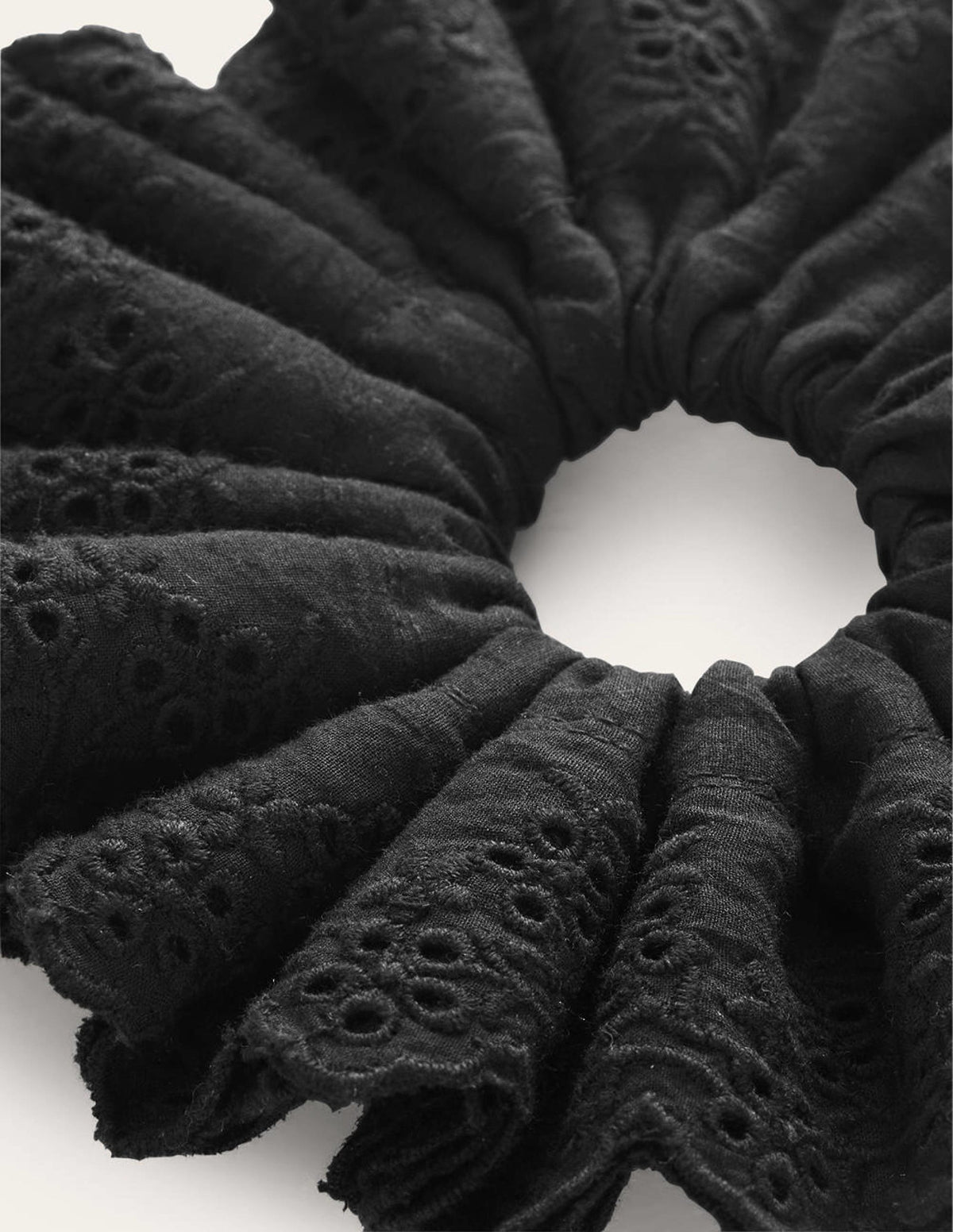 Broderie Scrunchie-Black - Image 3