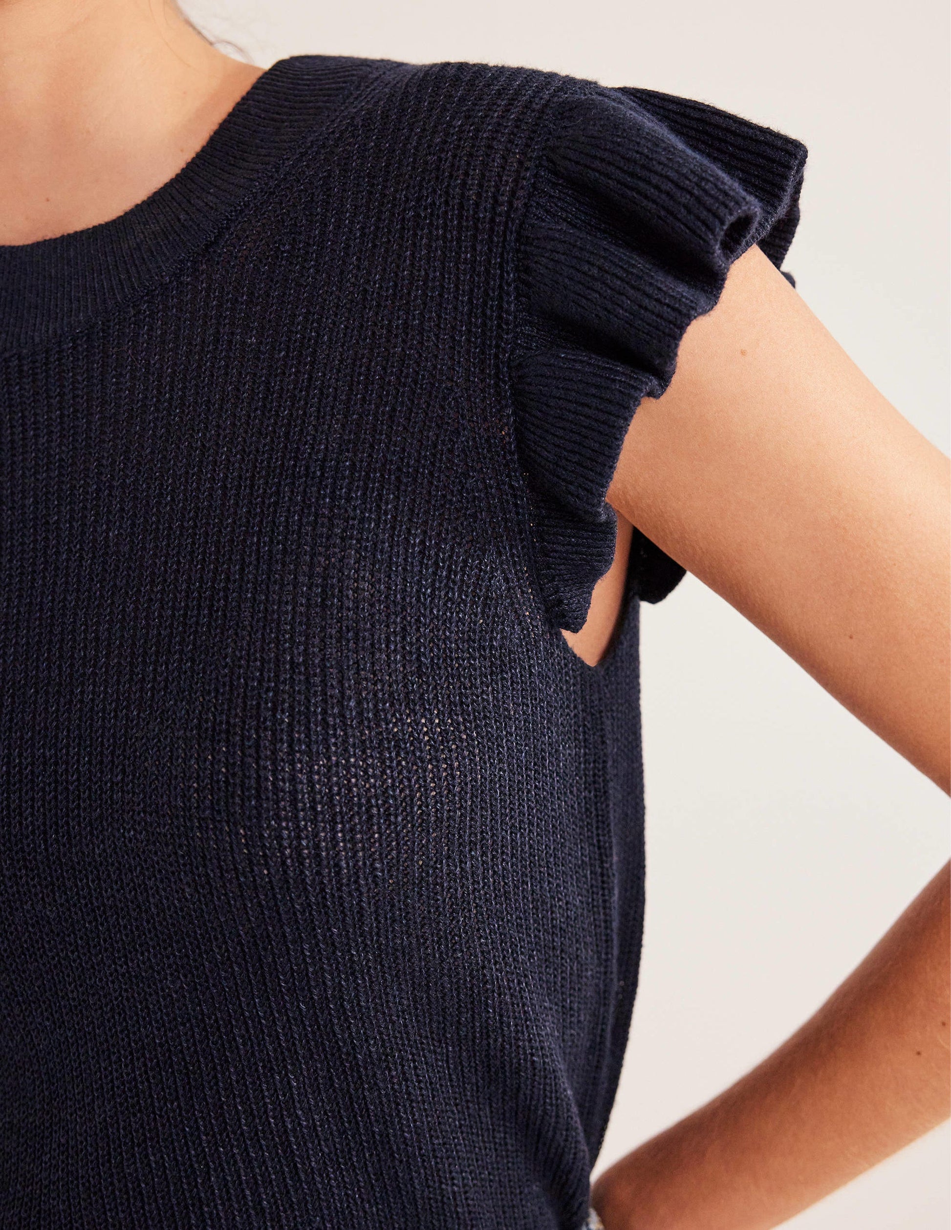 Ribbed Frill Linen Vest-Navy-3