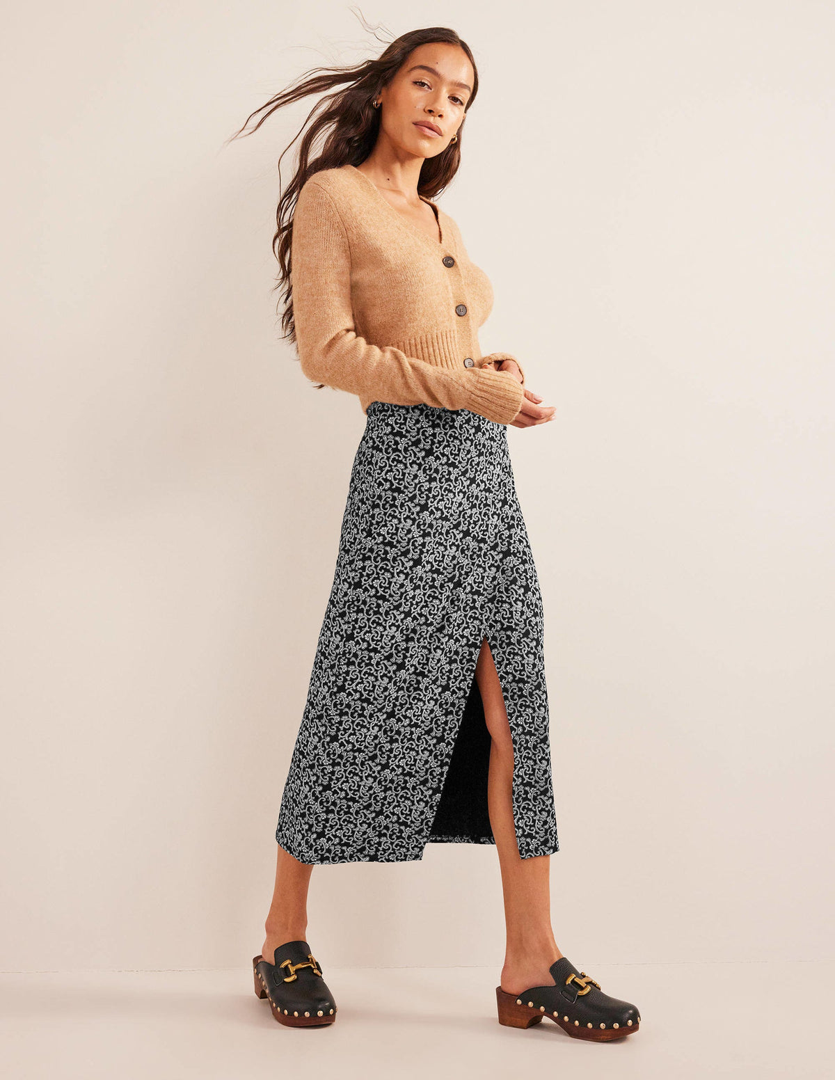 Side Split Jersey Midi Skirt-Black, Abstract Vine - Image 6